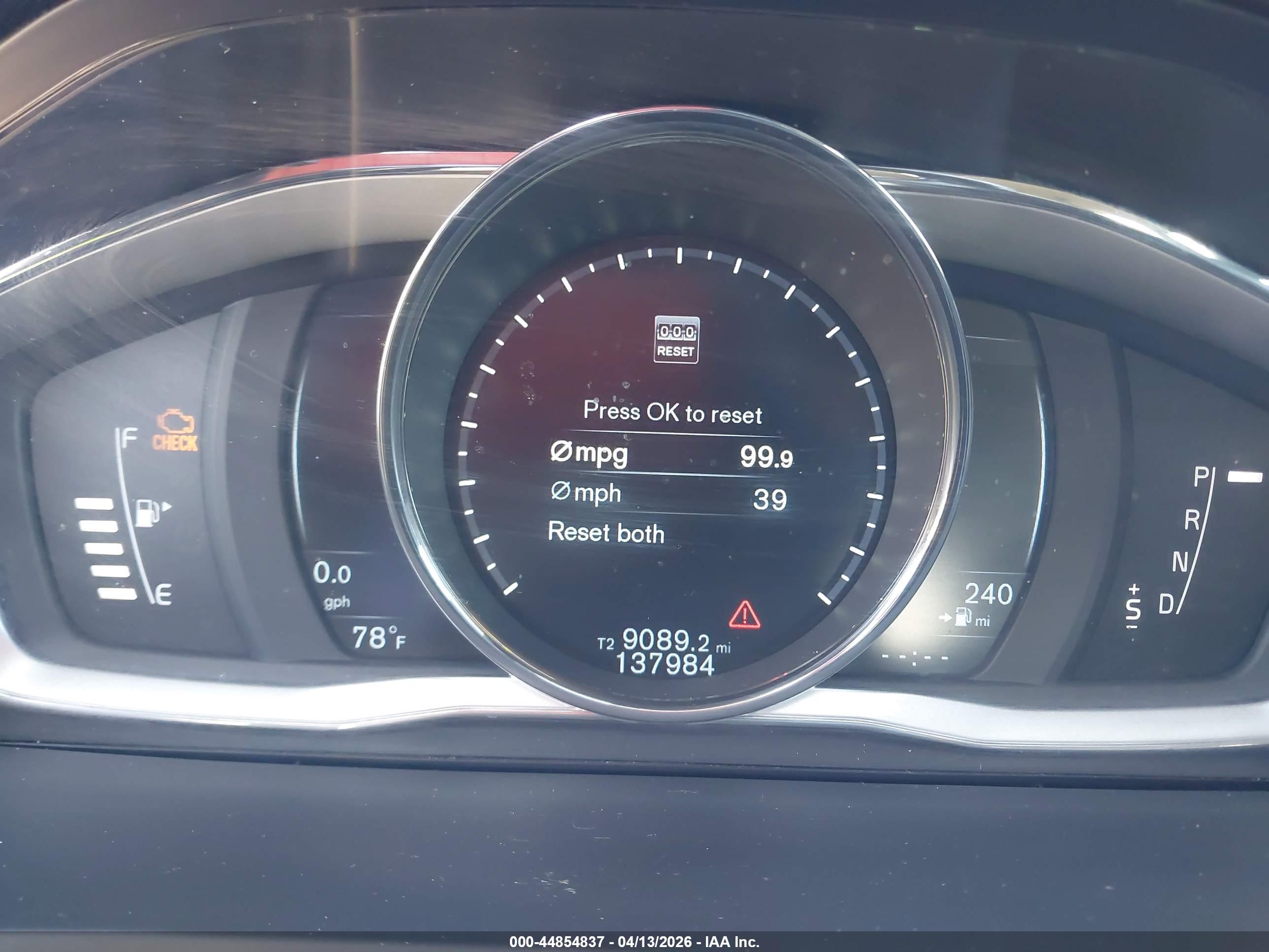 VOLVO V60 image 7