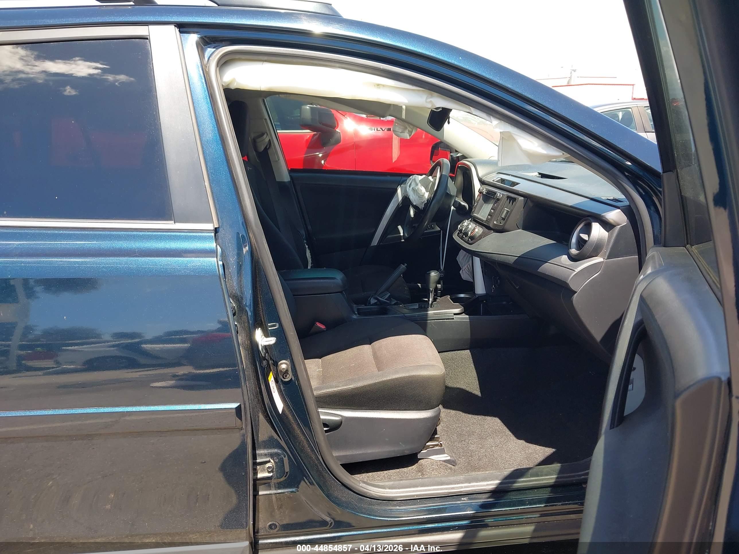 TOYOTA RAV4 image 5