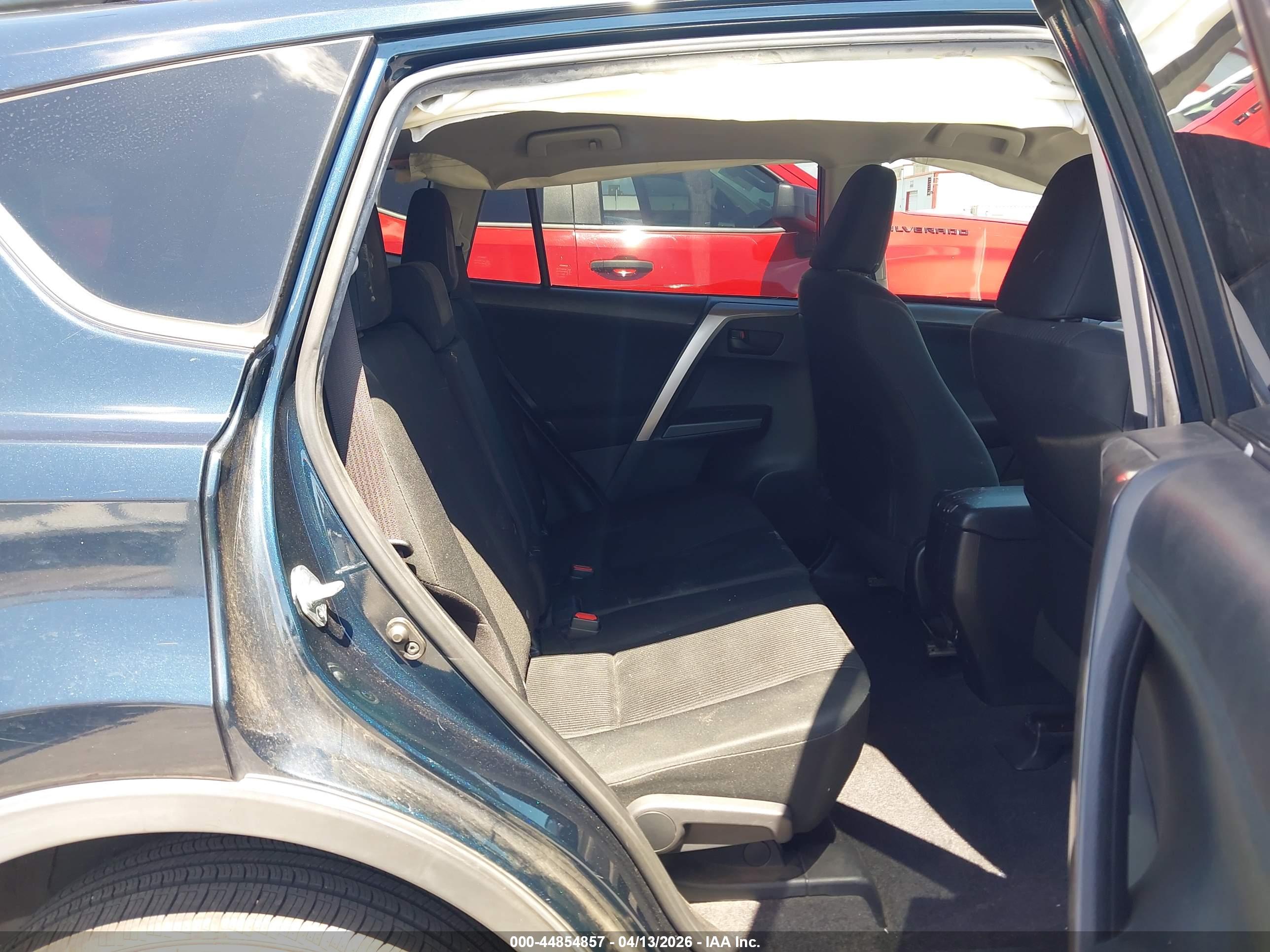 TOYOTA RAV4 image 8