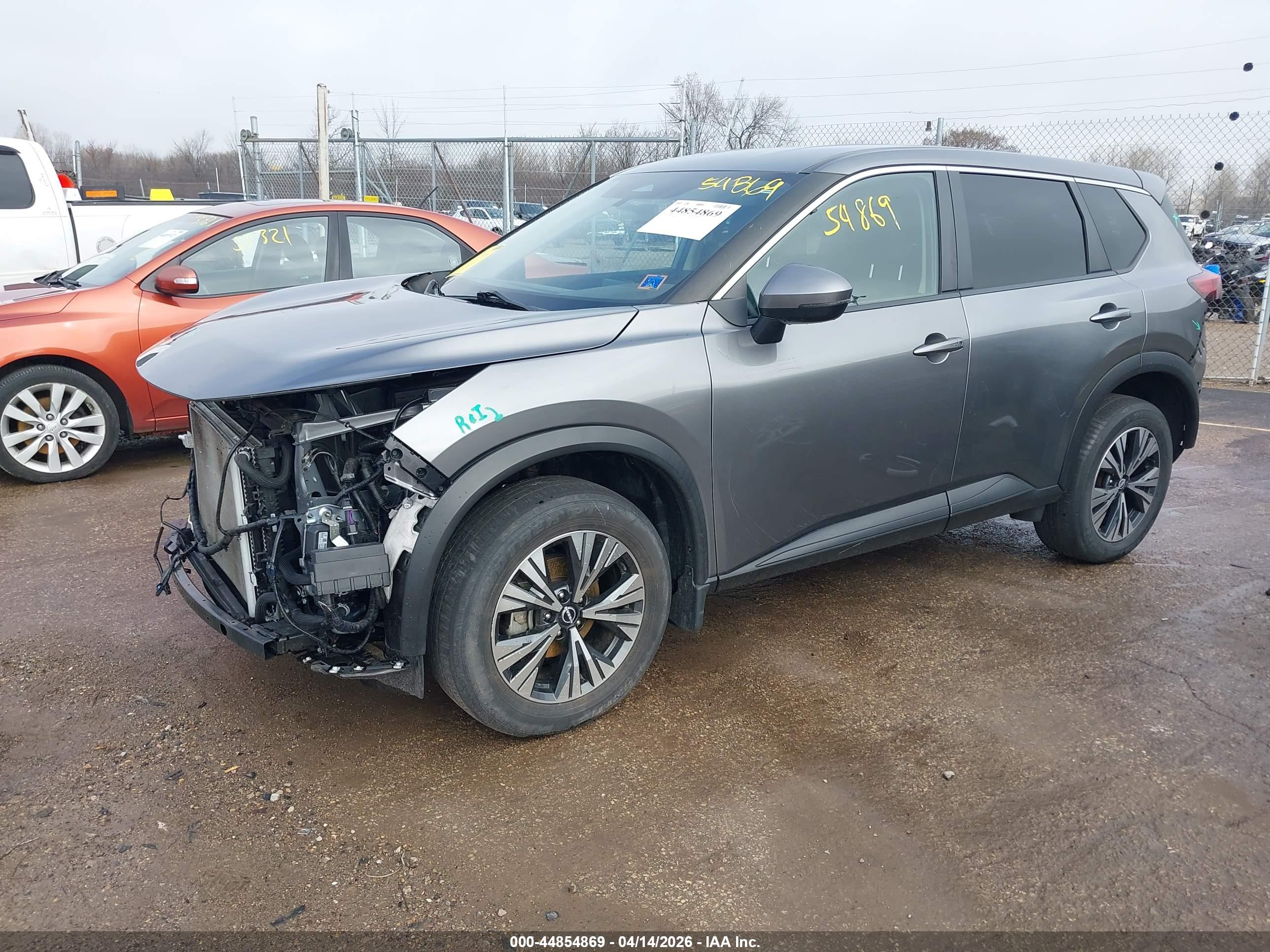 NISSAN ROGUE image 2