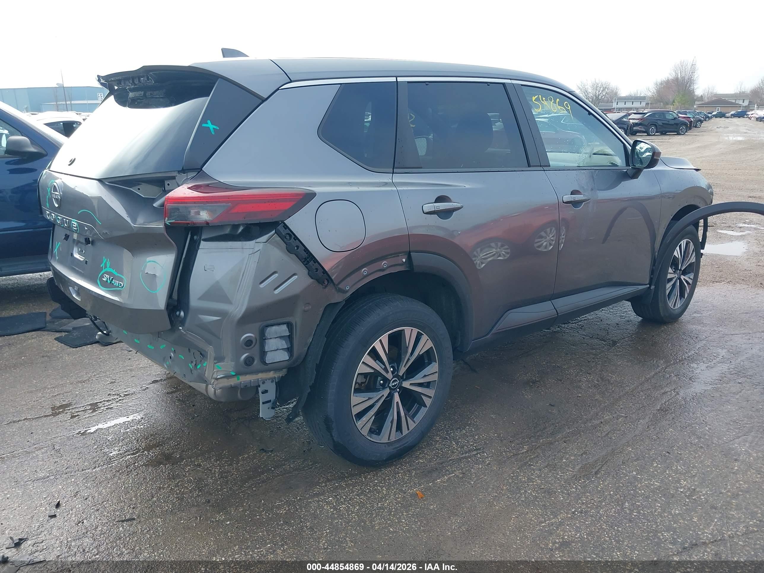 NISSAN ROGUE image 4