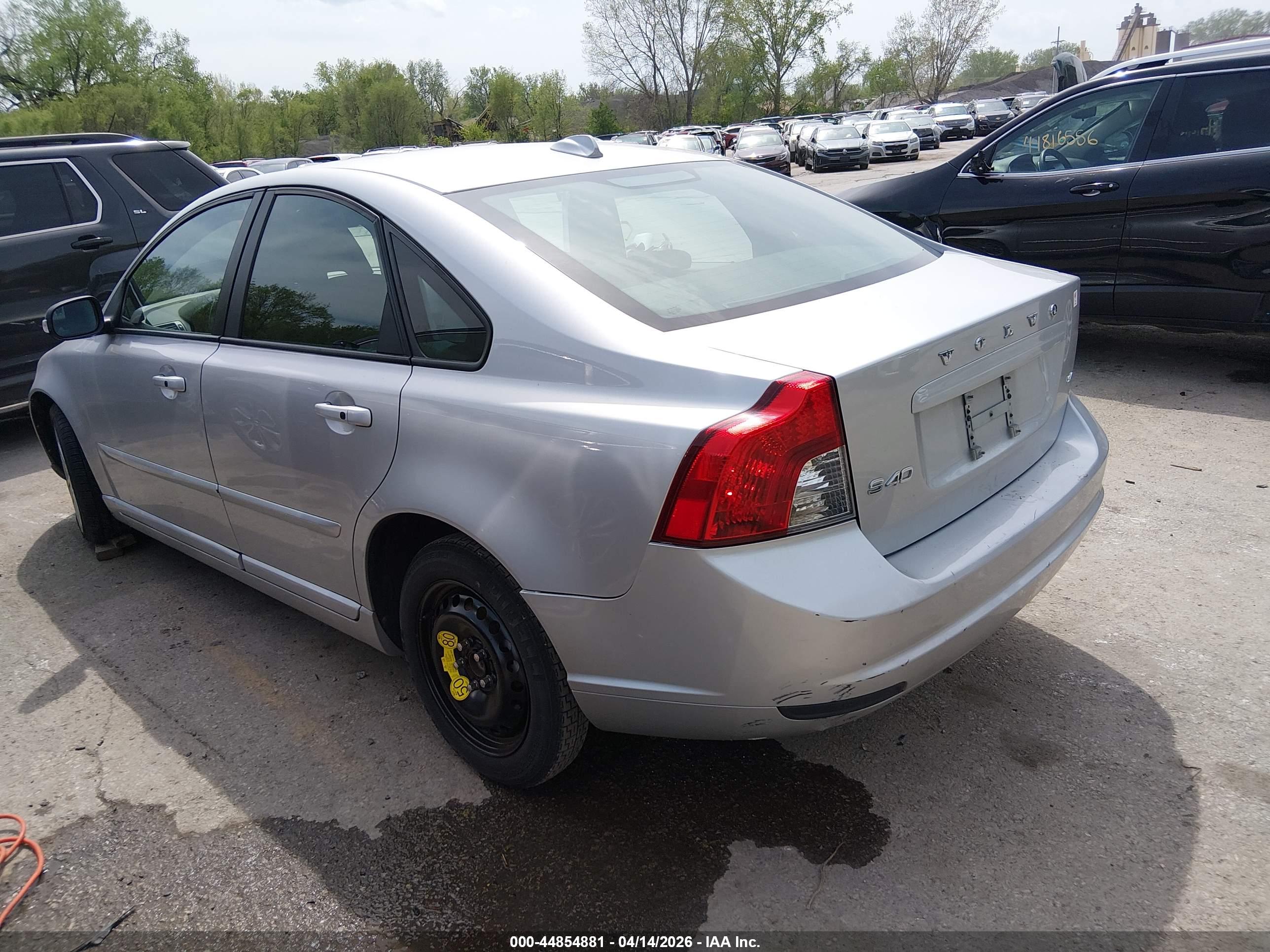 VOLVO S40 image 3