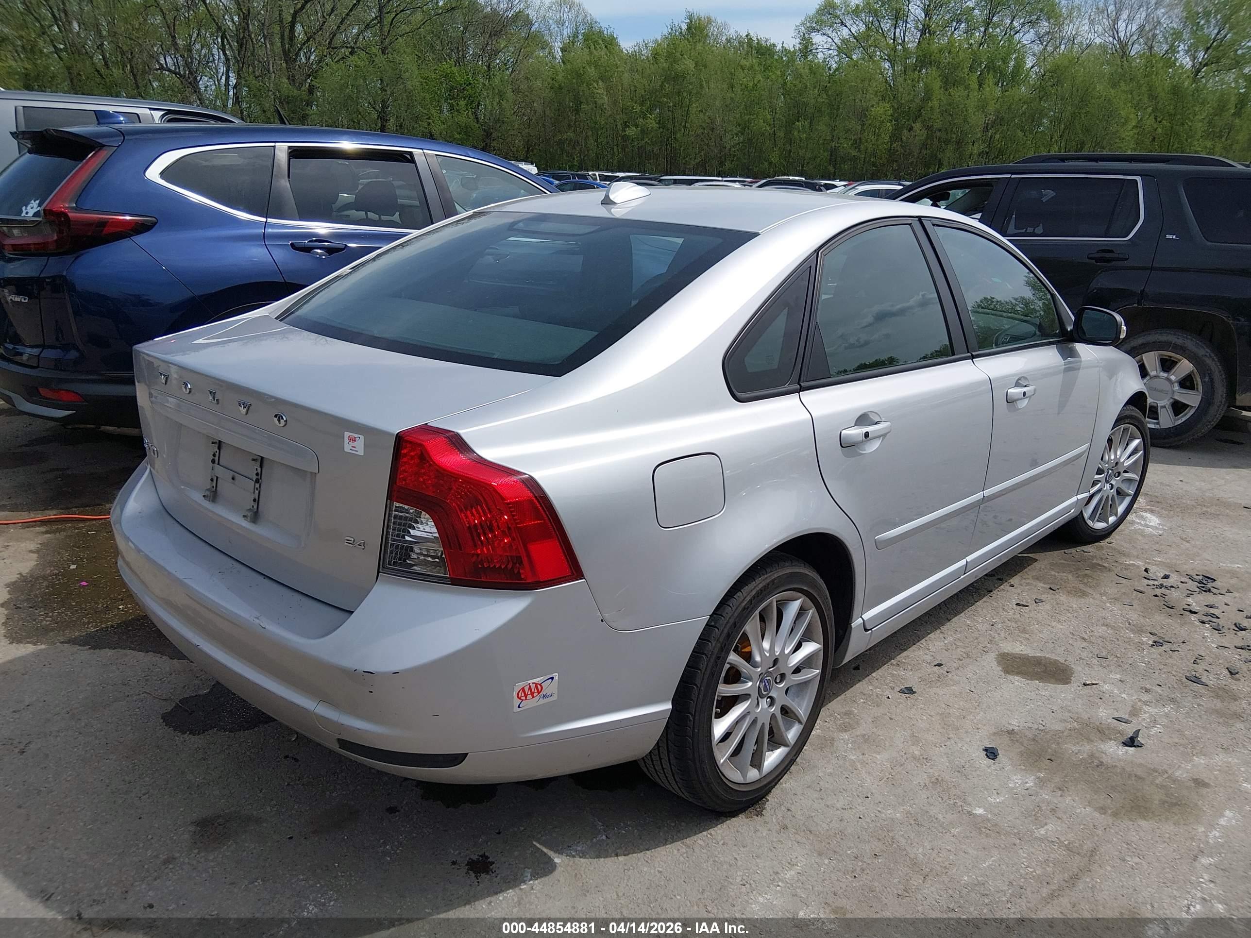 VOLVO S40 image 4