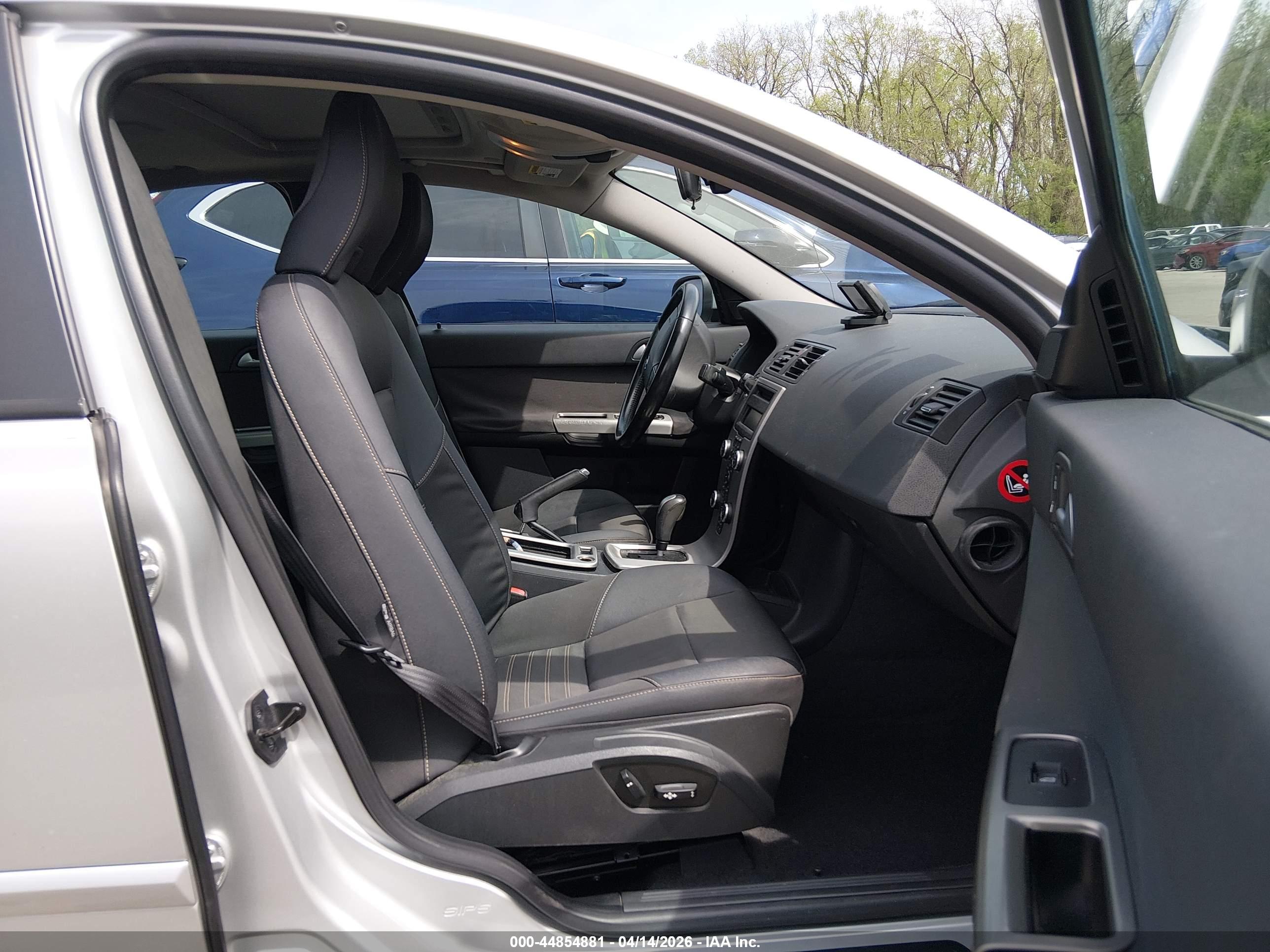 VOLVO S40 image 5