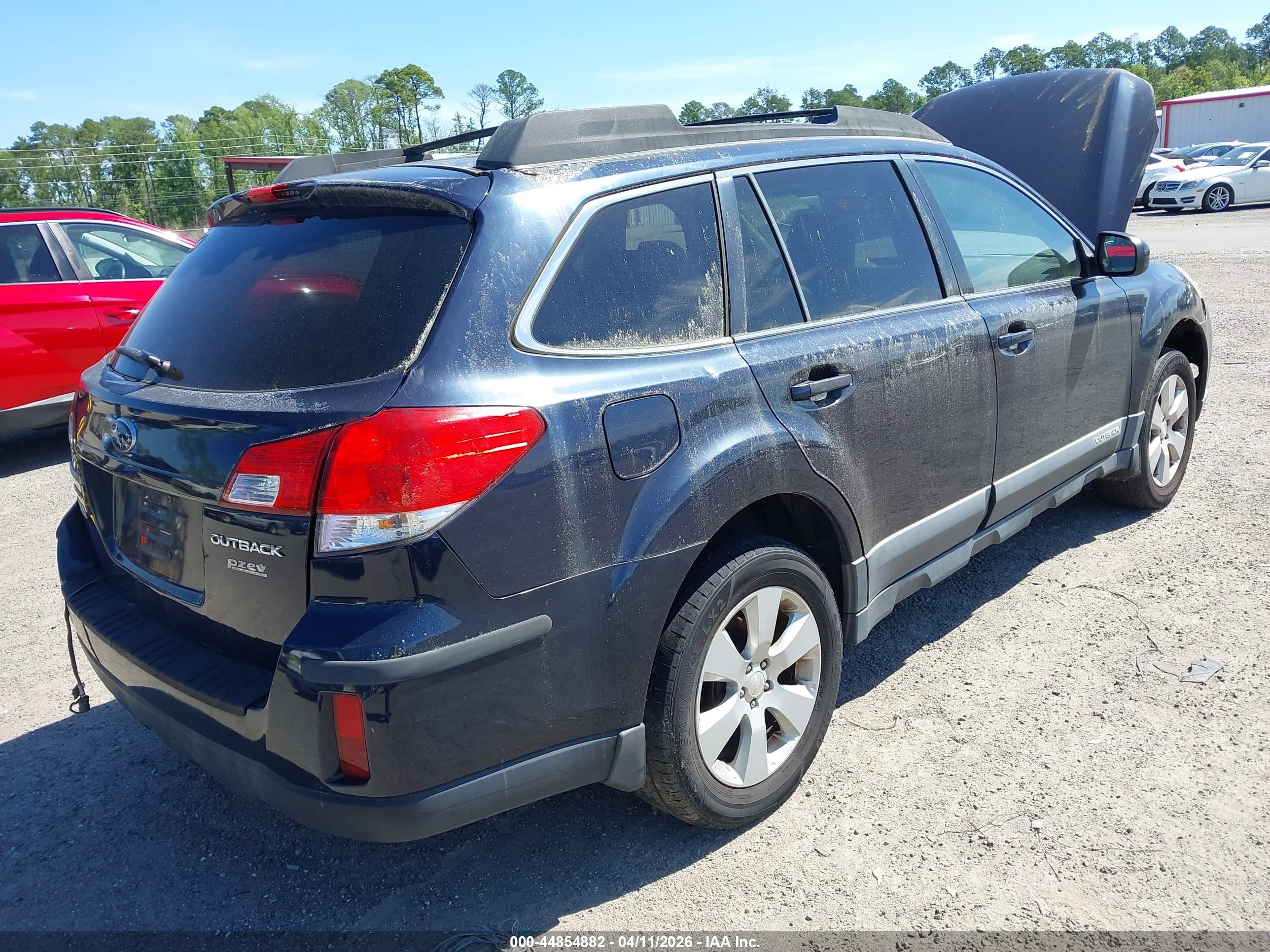 SUBARU OUTBACK image 4