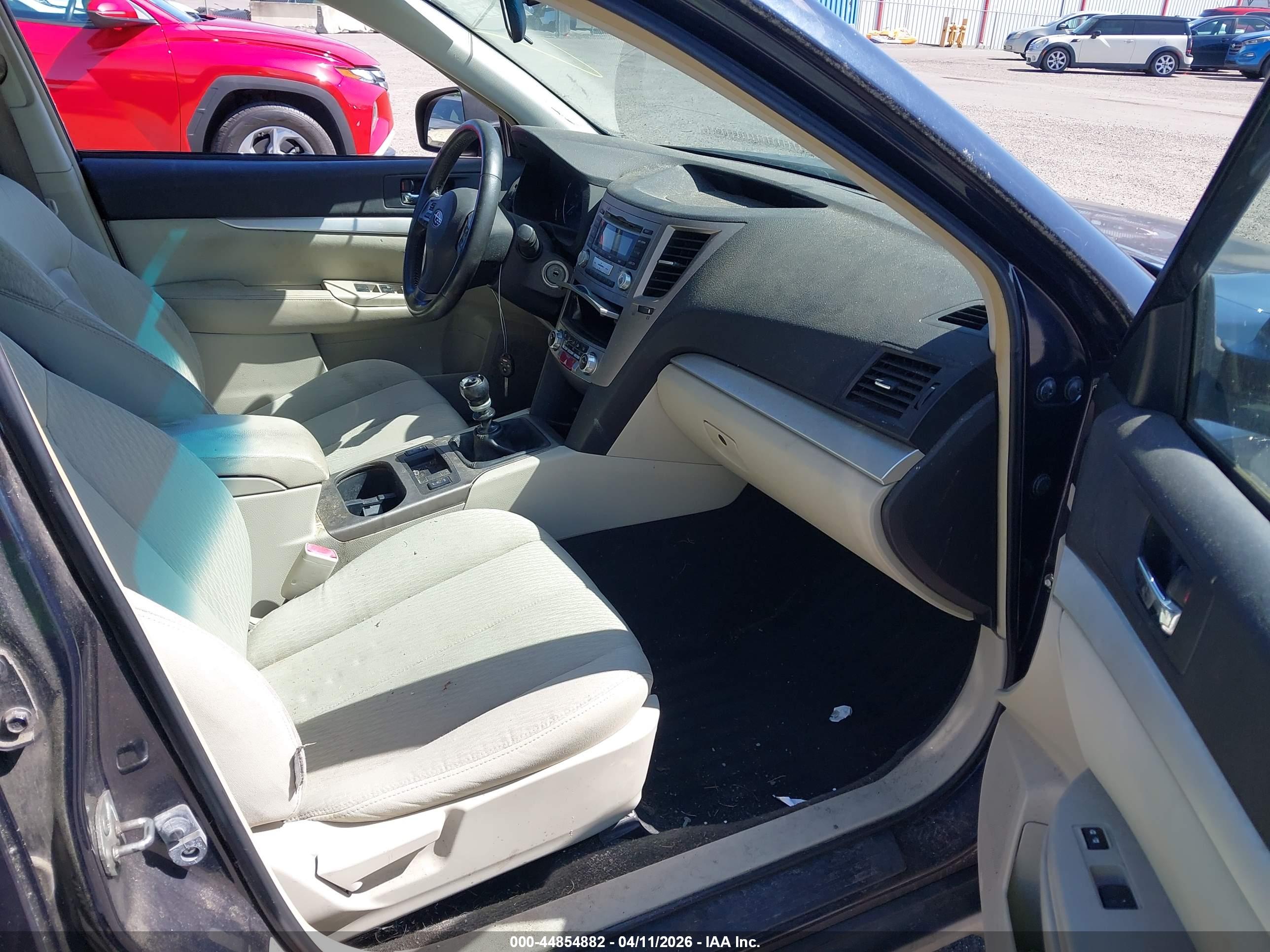 SUBARU OUTBACK image 5