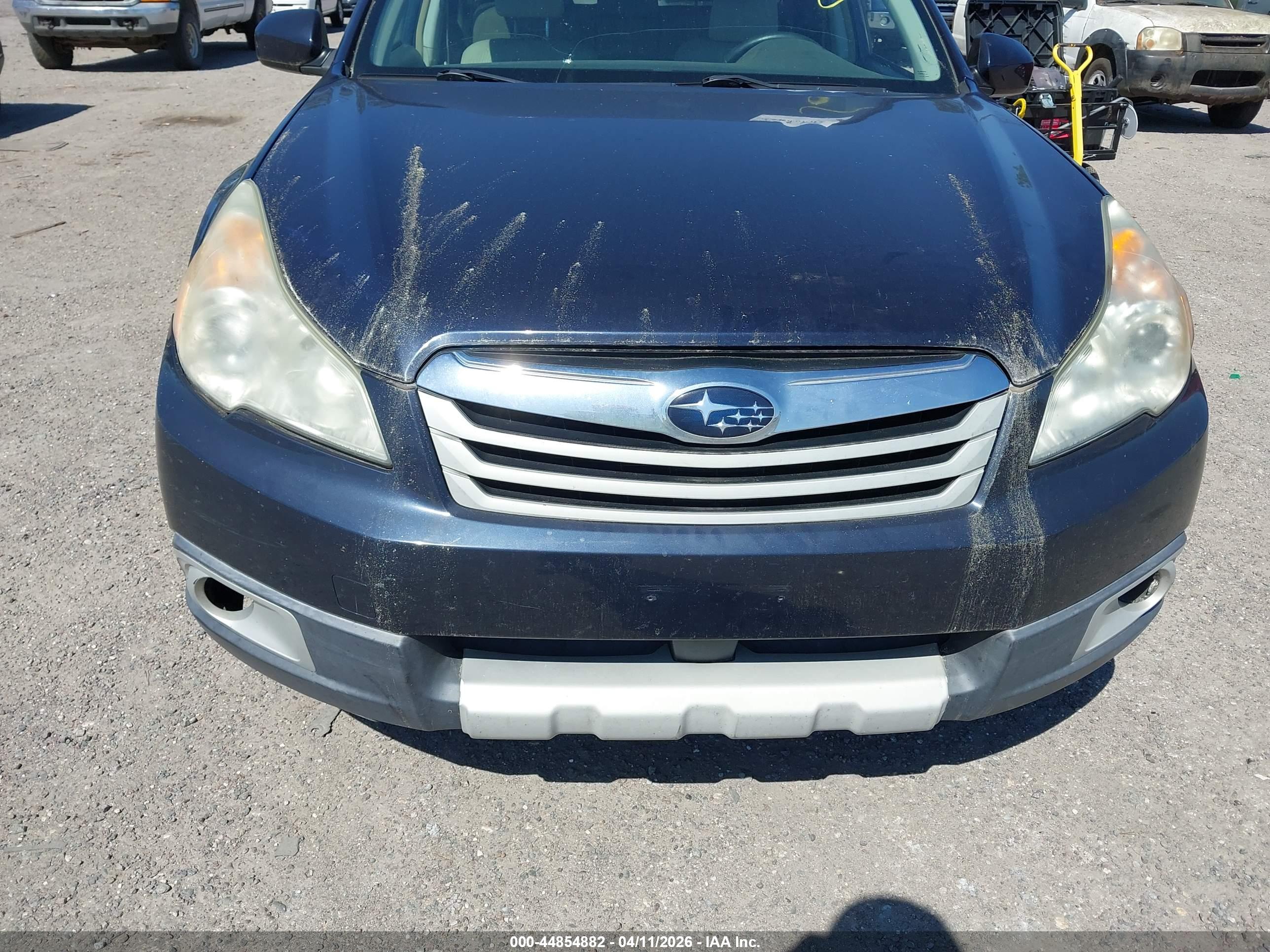 SUBARU OUTBACK image 6