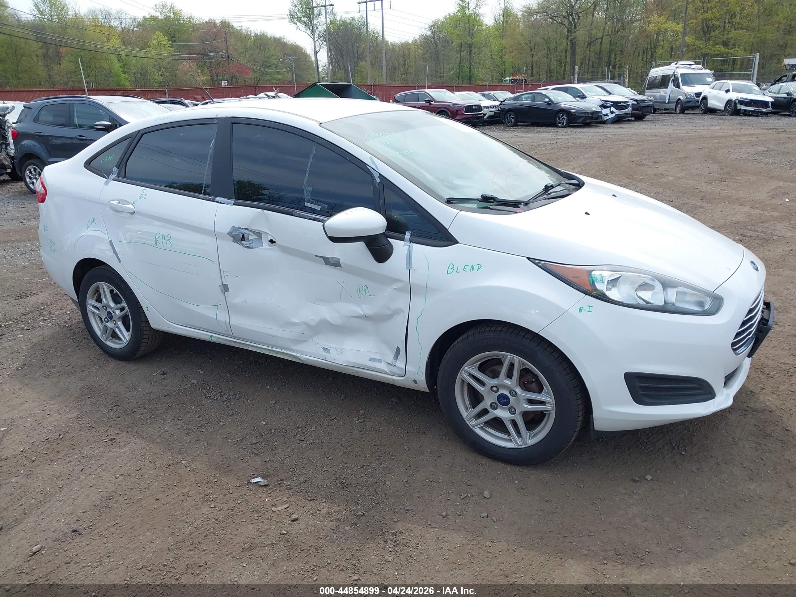 FORD FIESTA image 6