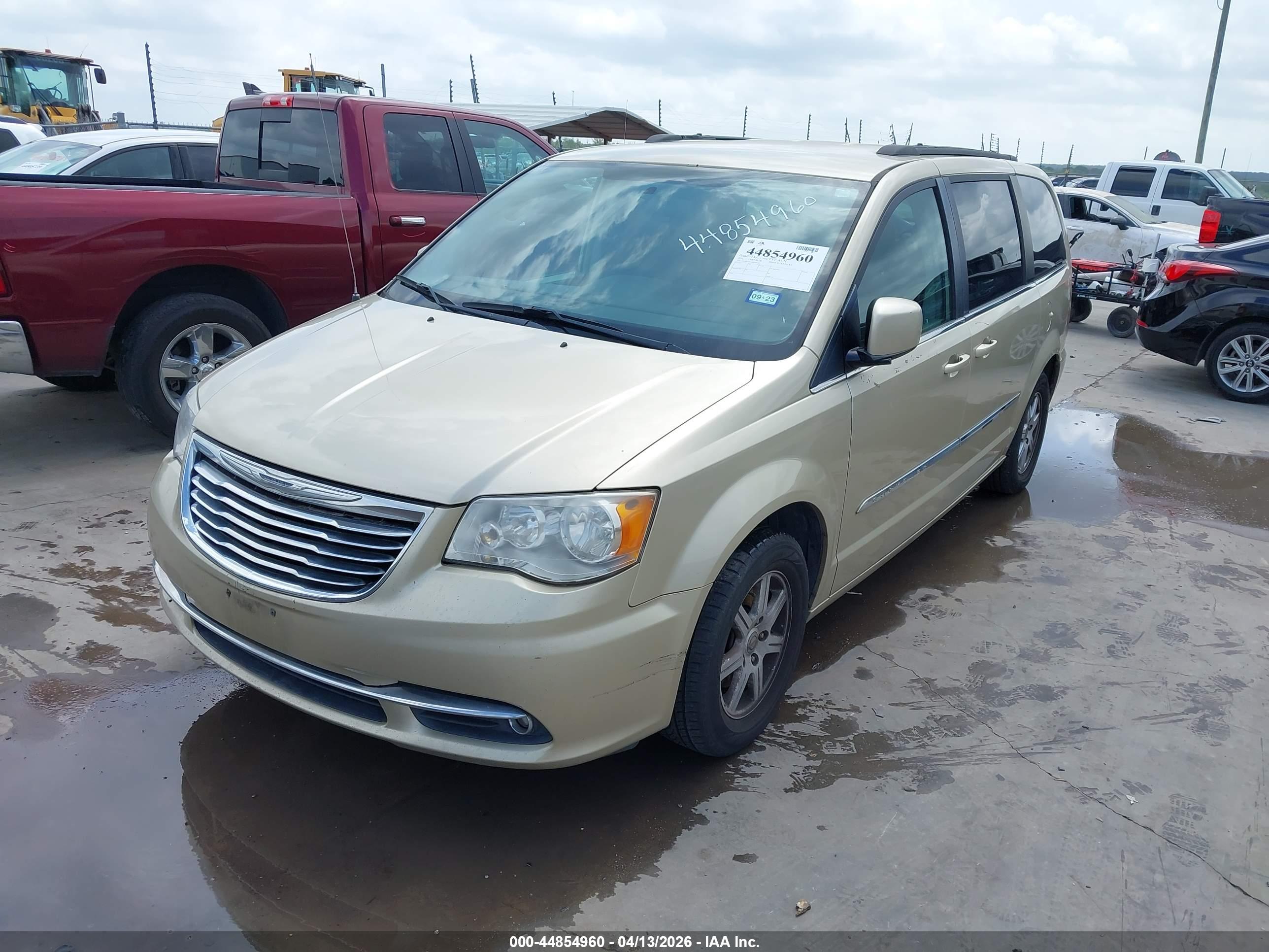 CHRYSLER TOWN image 2