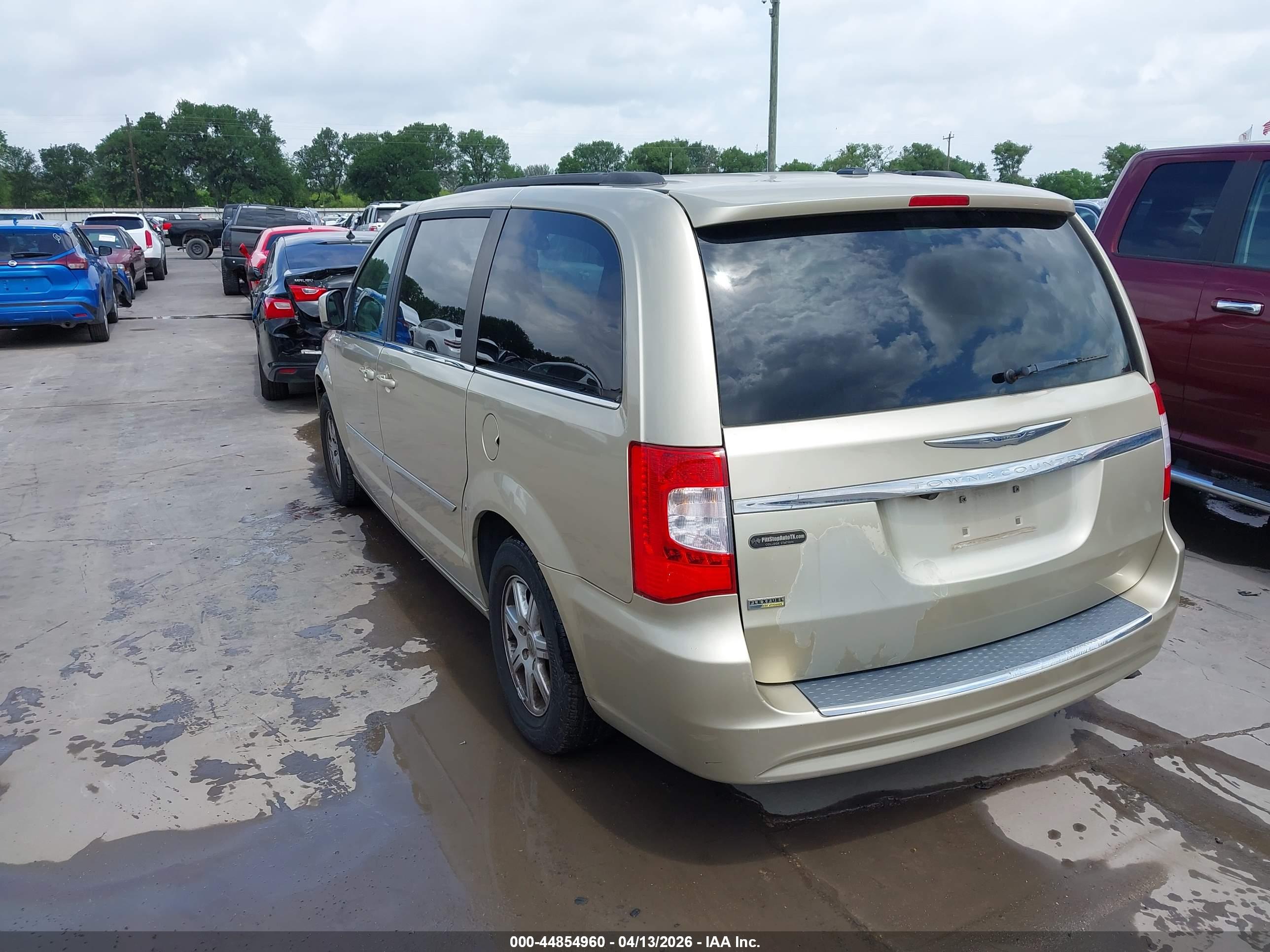 CHRYSLER TOWN image 3