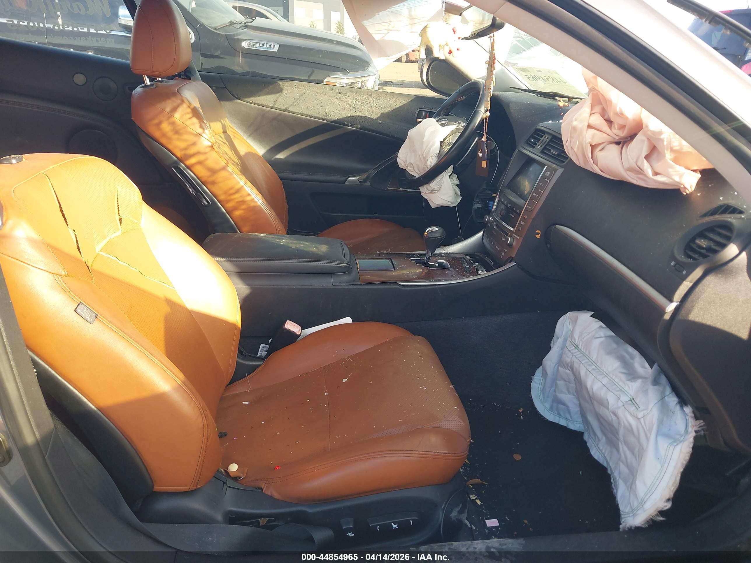 LEXUS IS image 5
