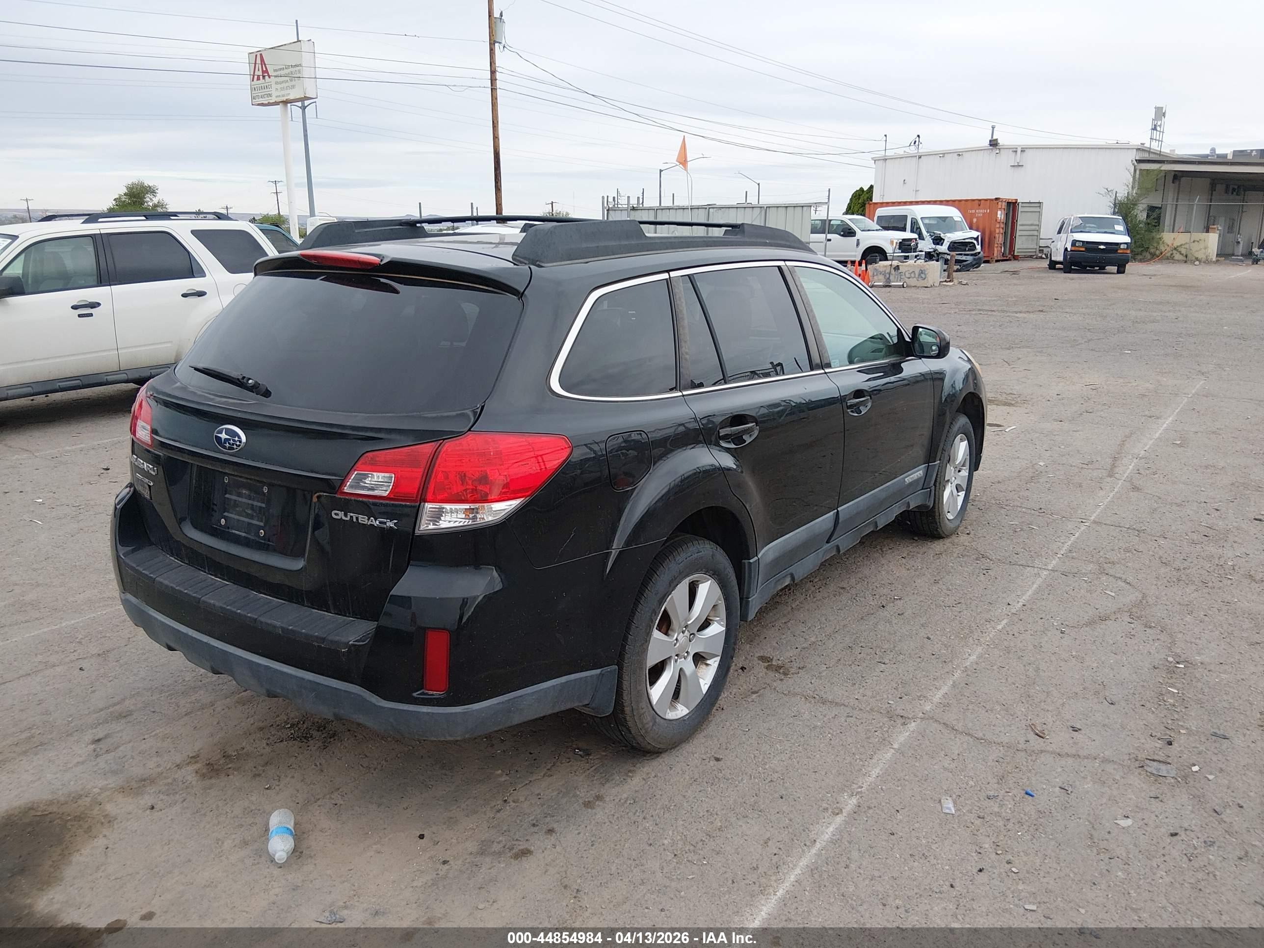 SUBARU OUTBACK image 4