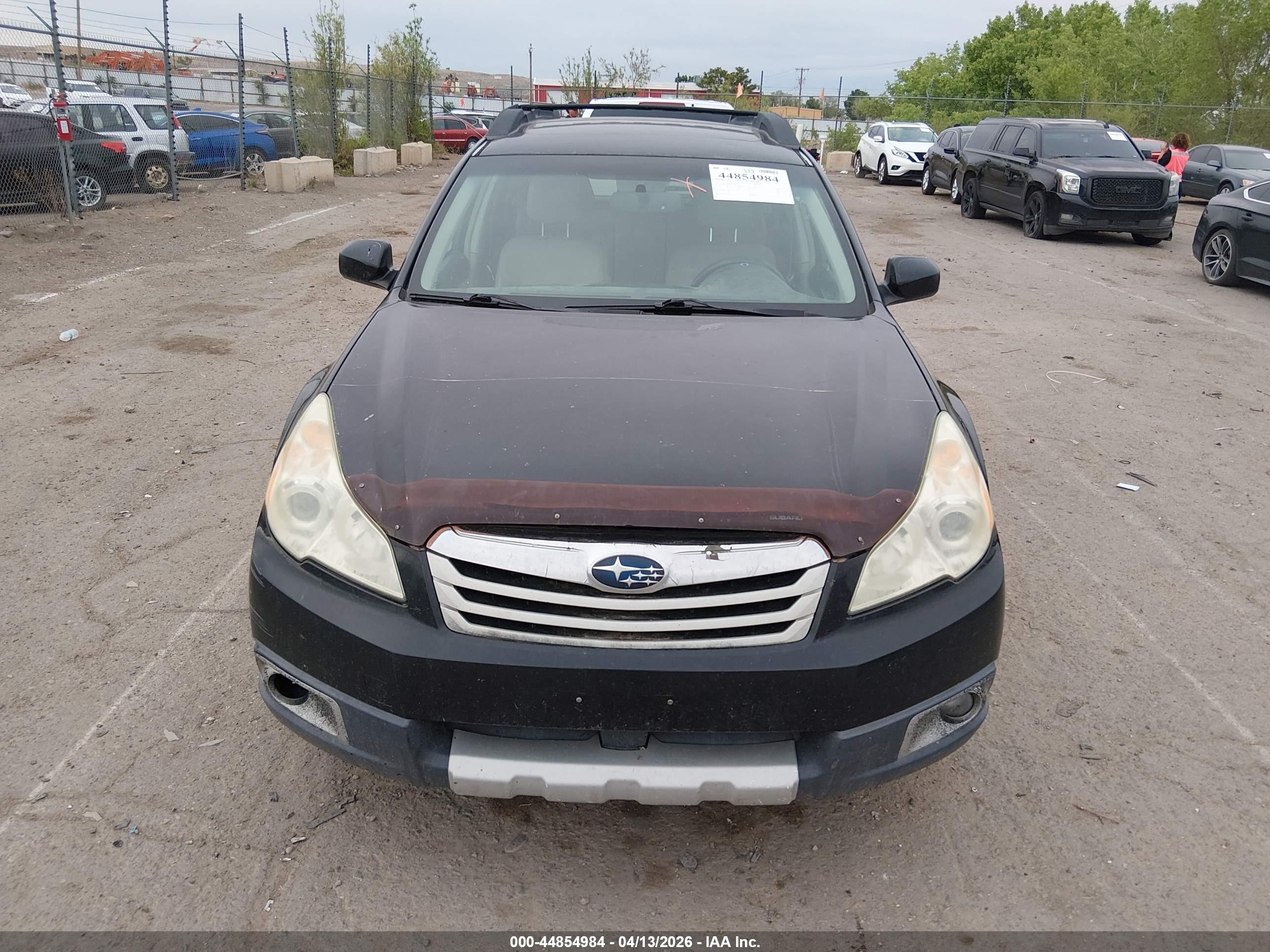 SUBARU OUTBACK image 6