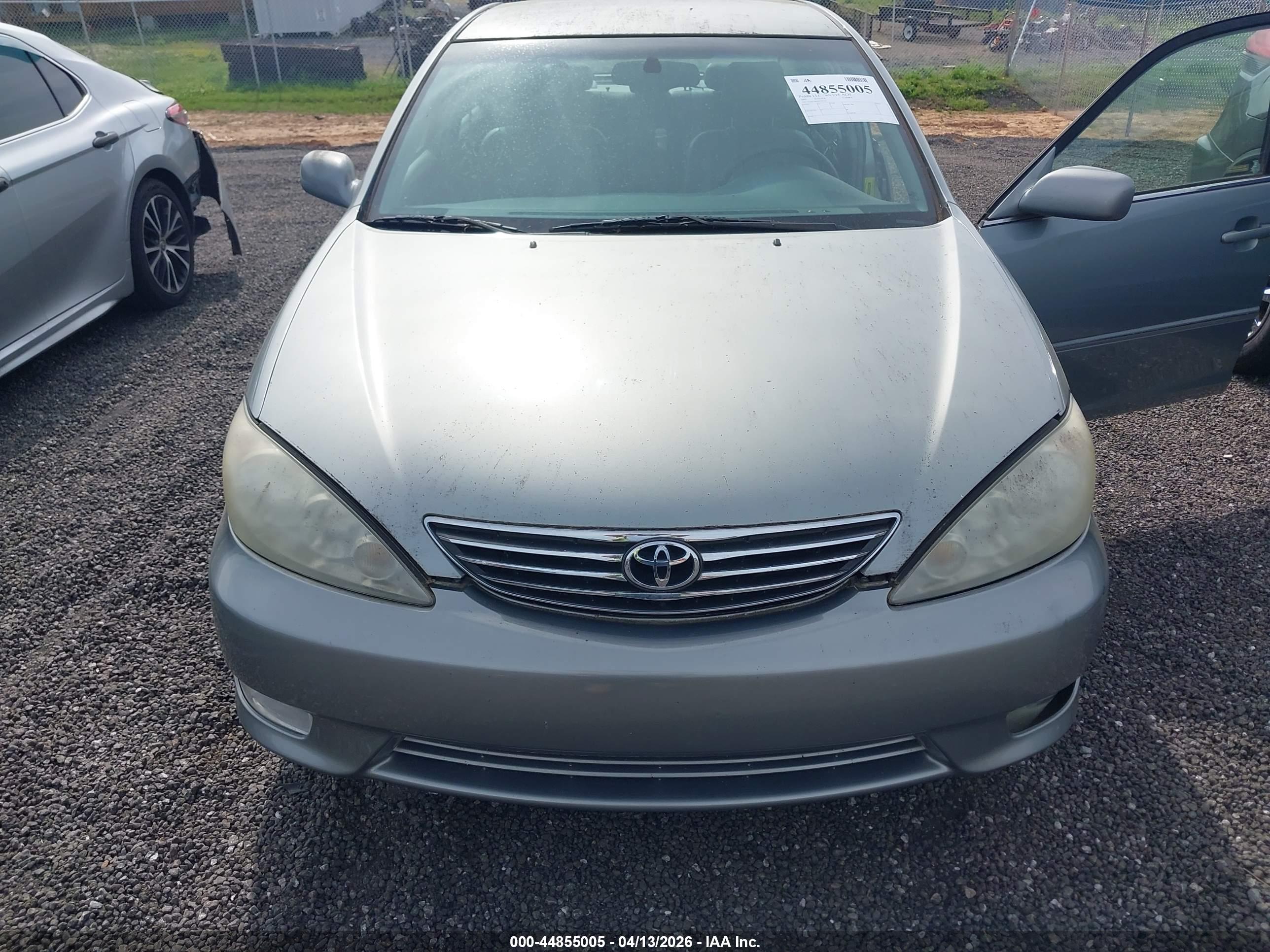 TOYOTA CAMRY image 6
