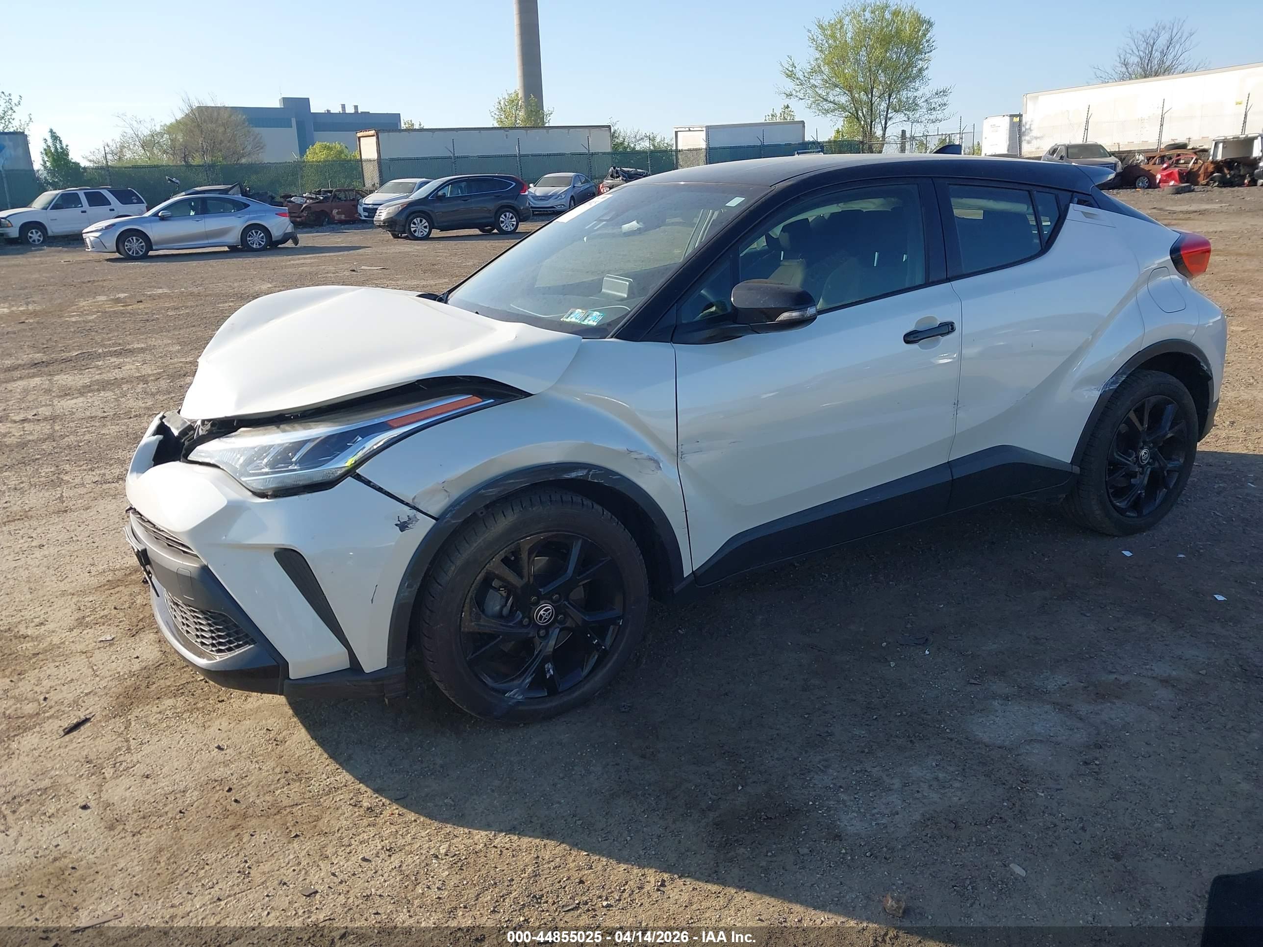 TOYOTA C-HR image 2