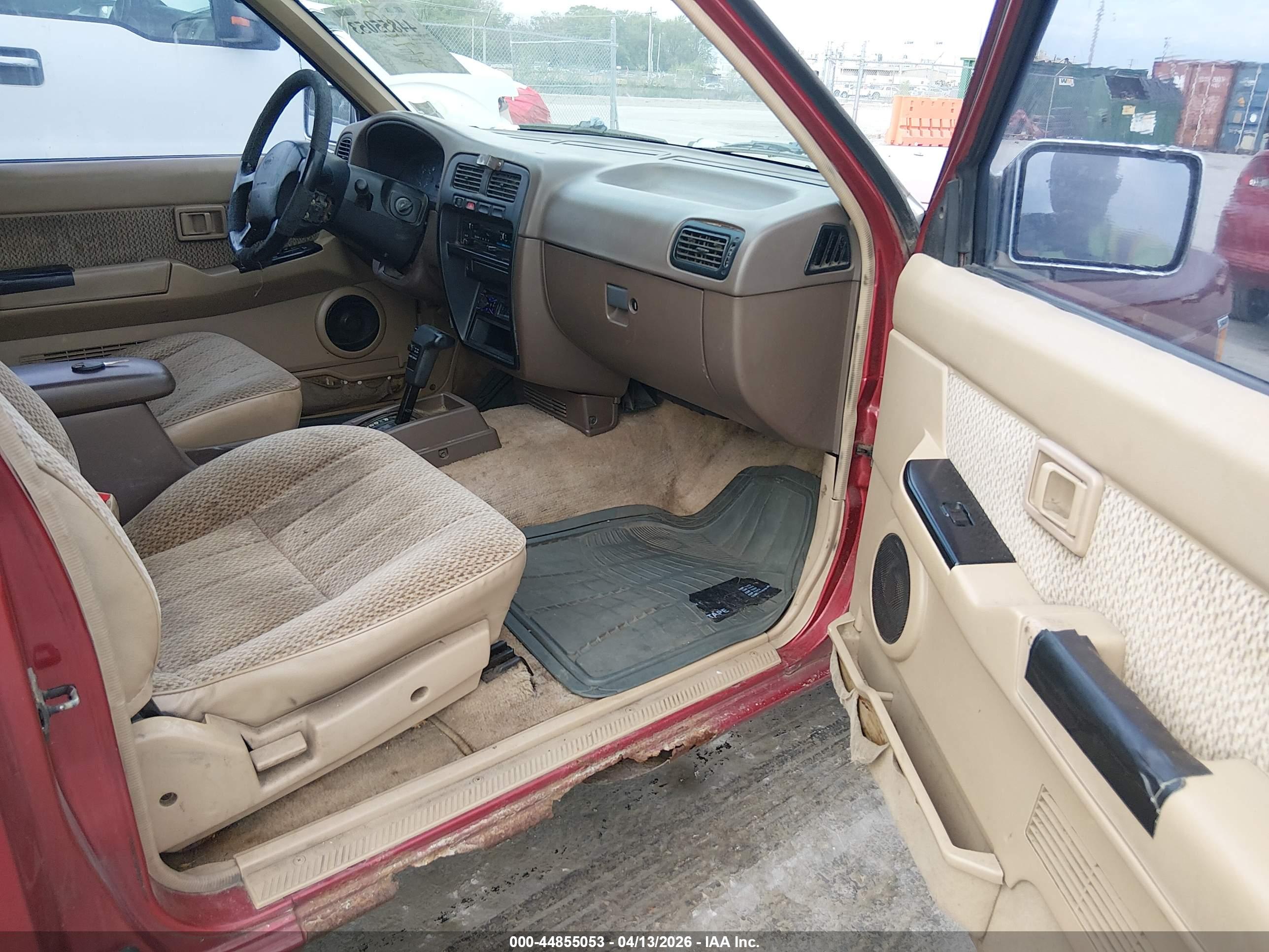 NISSAN TRUCK image 5