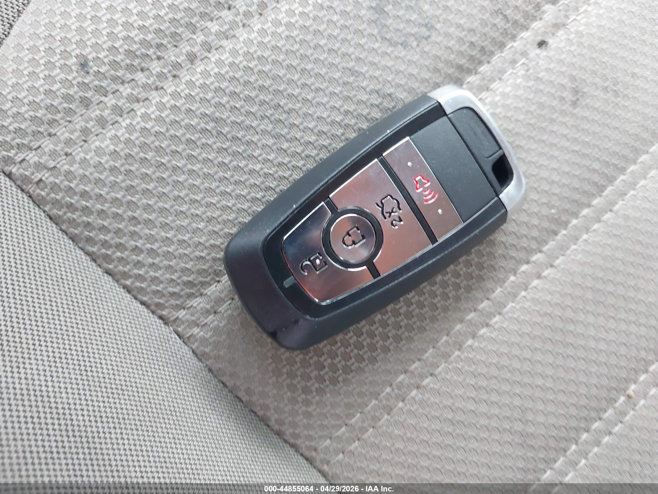 FORD FUSION image 11