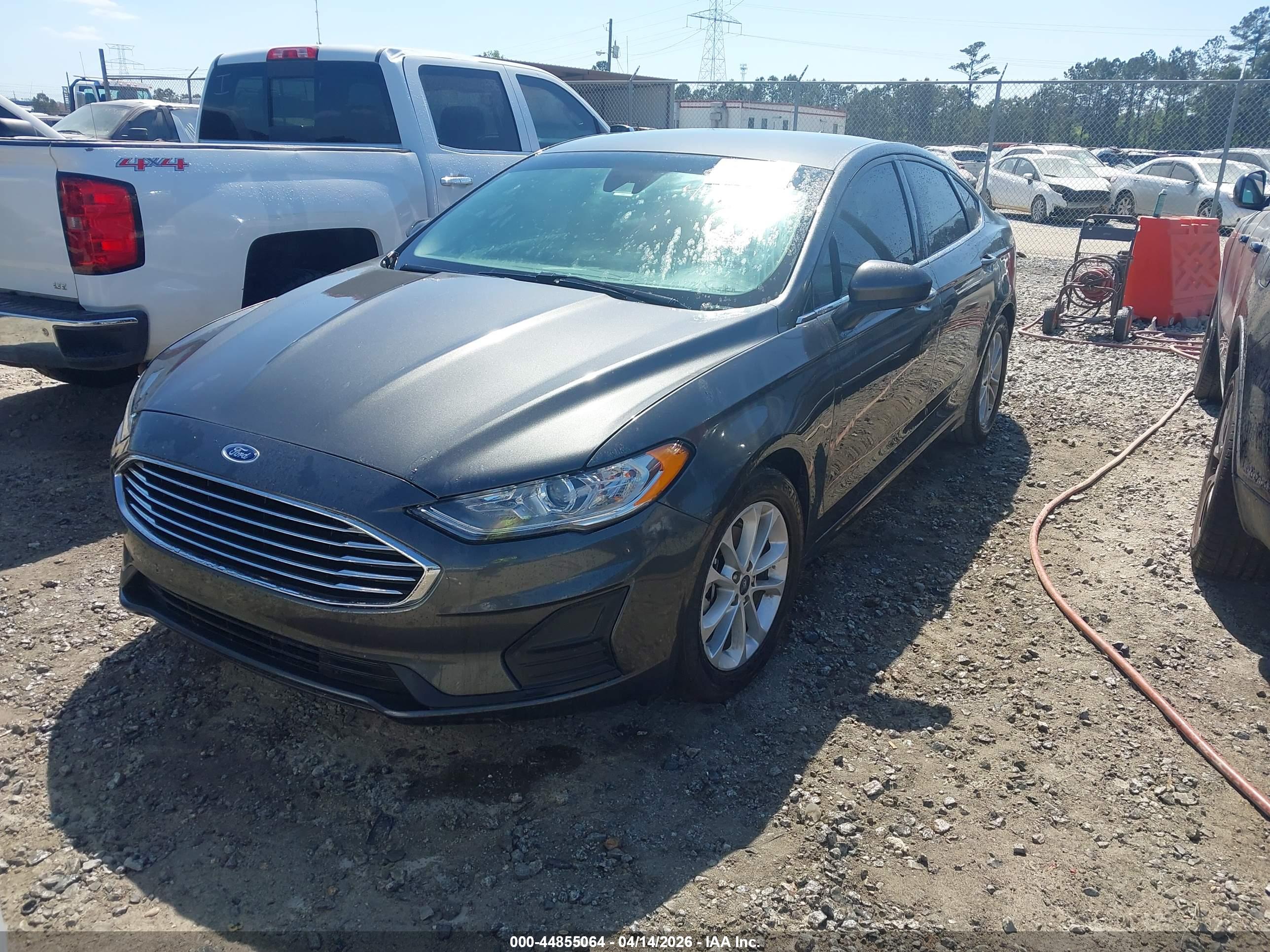 FORD FUSION image 2