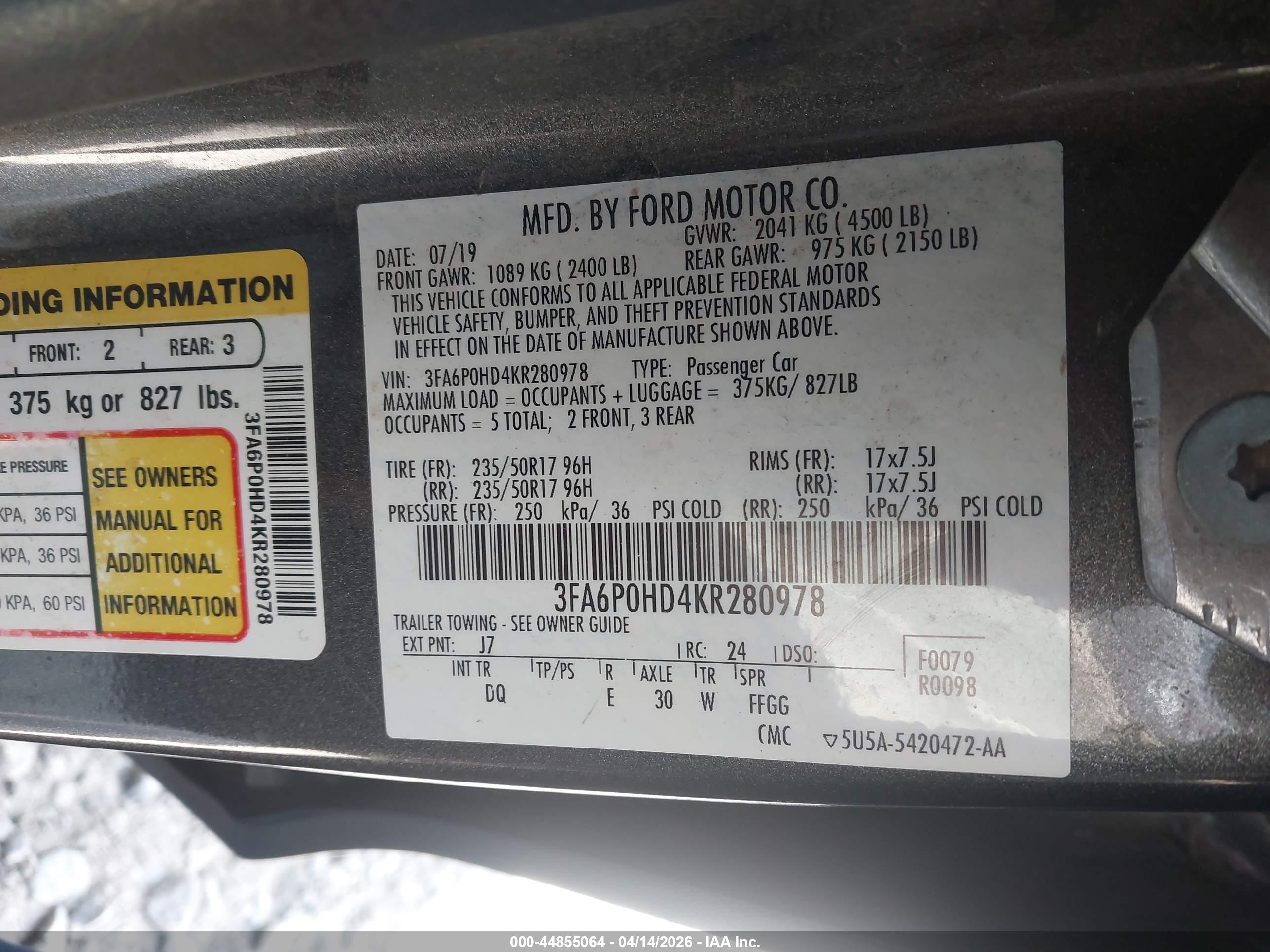 FORD FUSION image 9