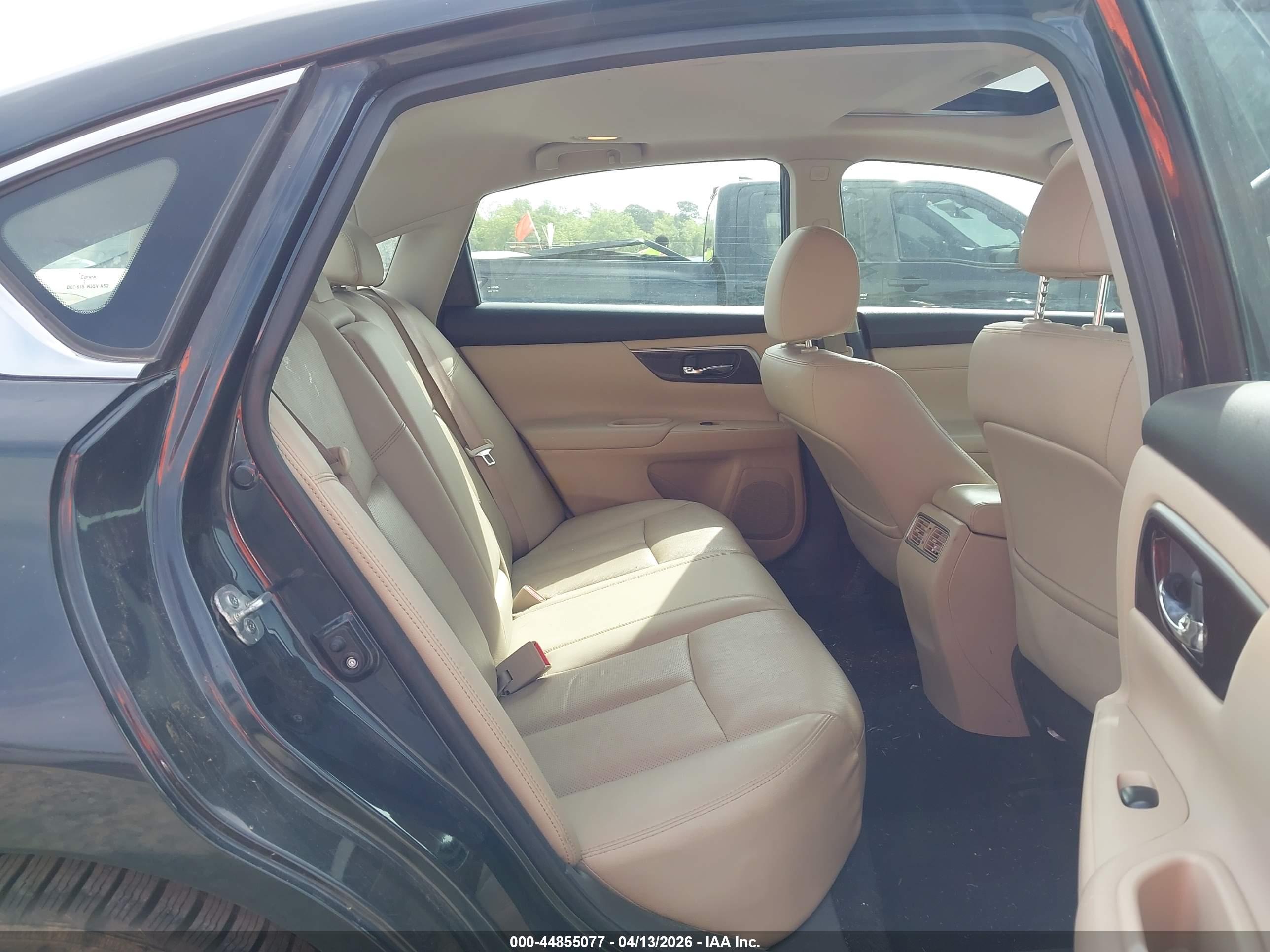 NISSAN ALTIMA image 8