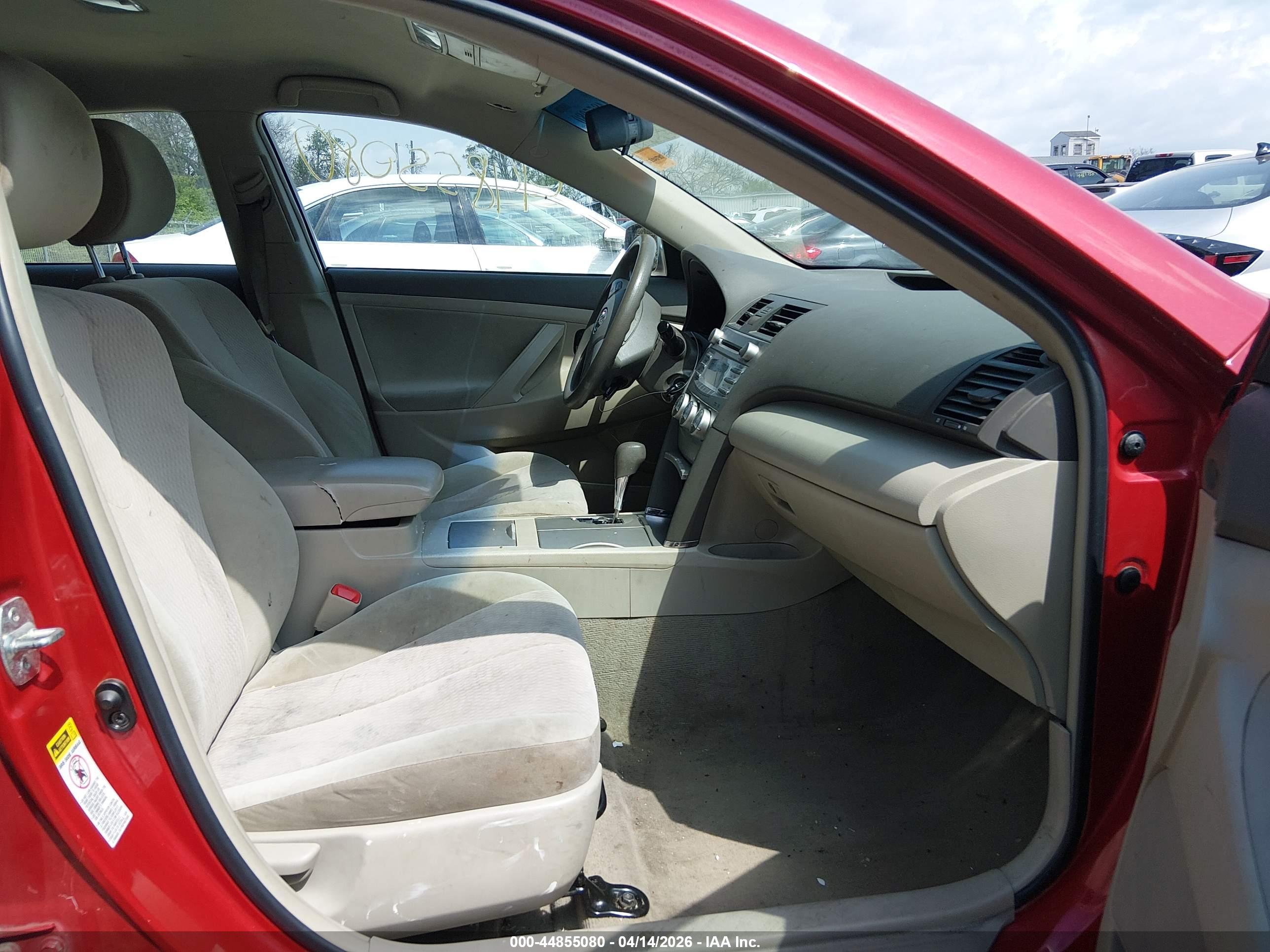 TOYOTA CAMRY image 5