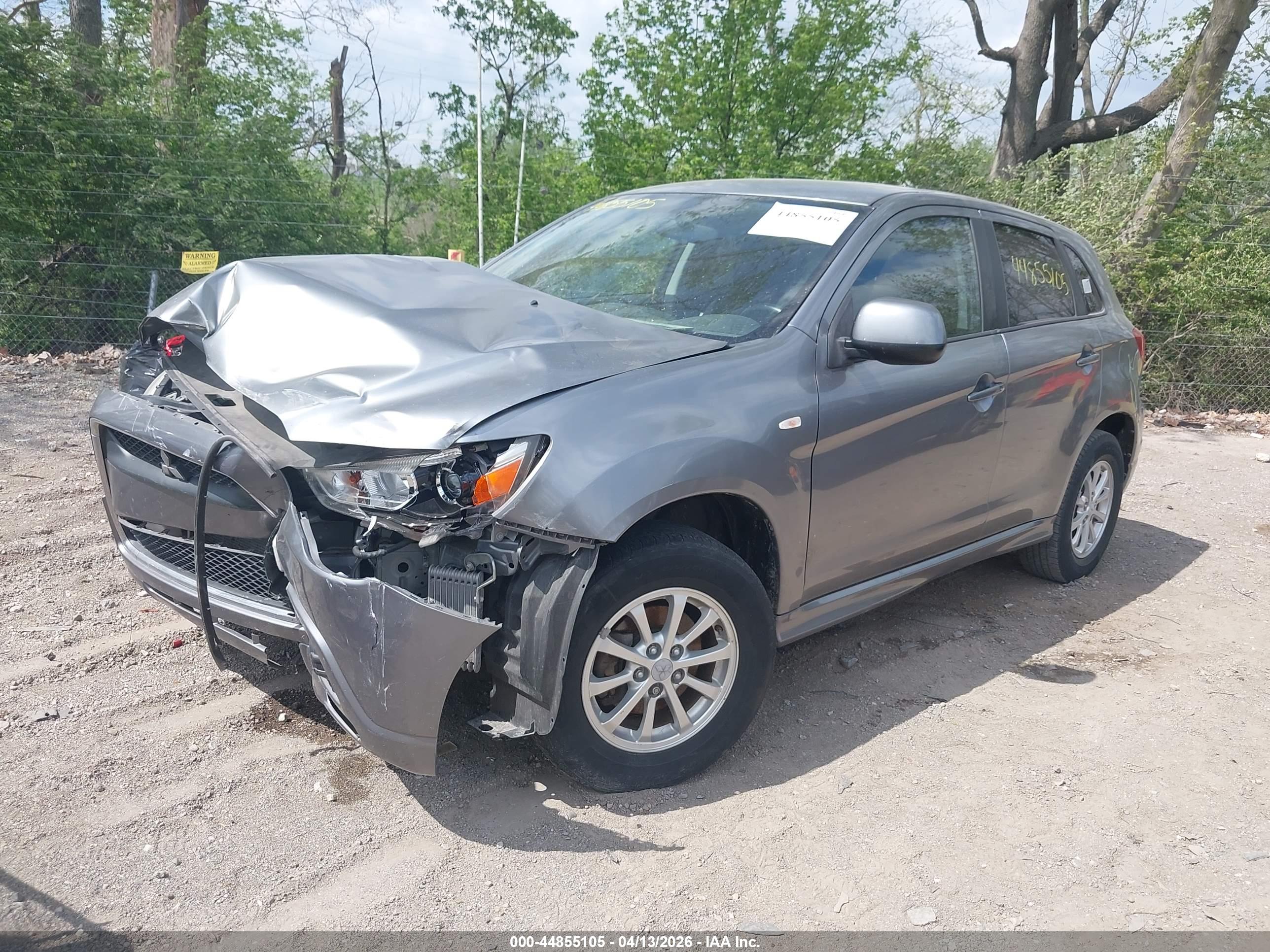 MITSUBISHI OUTLANDER image 2