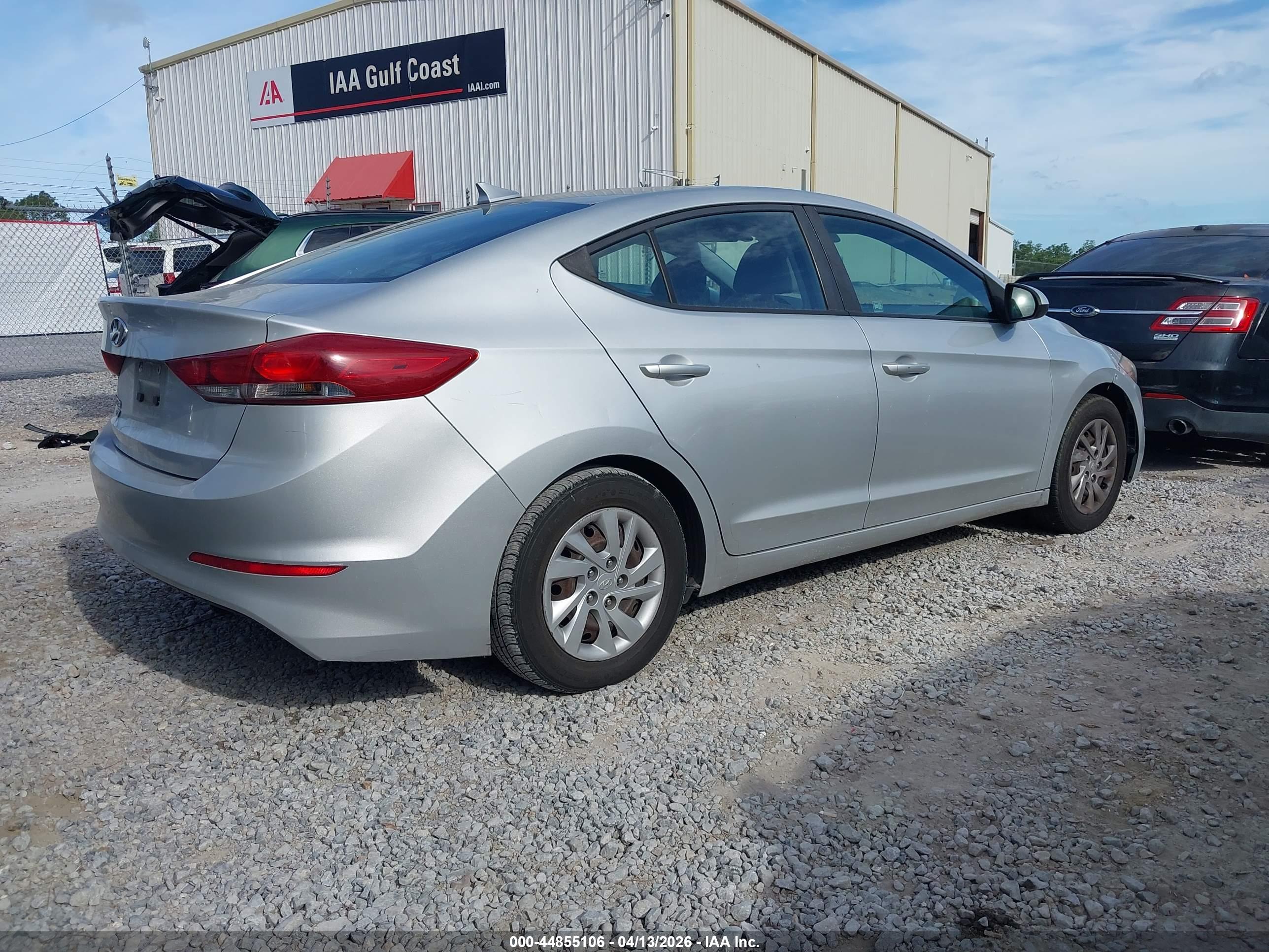 HYUNDAI ELANTRA image 4