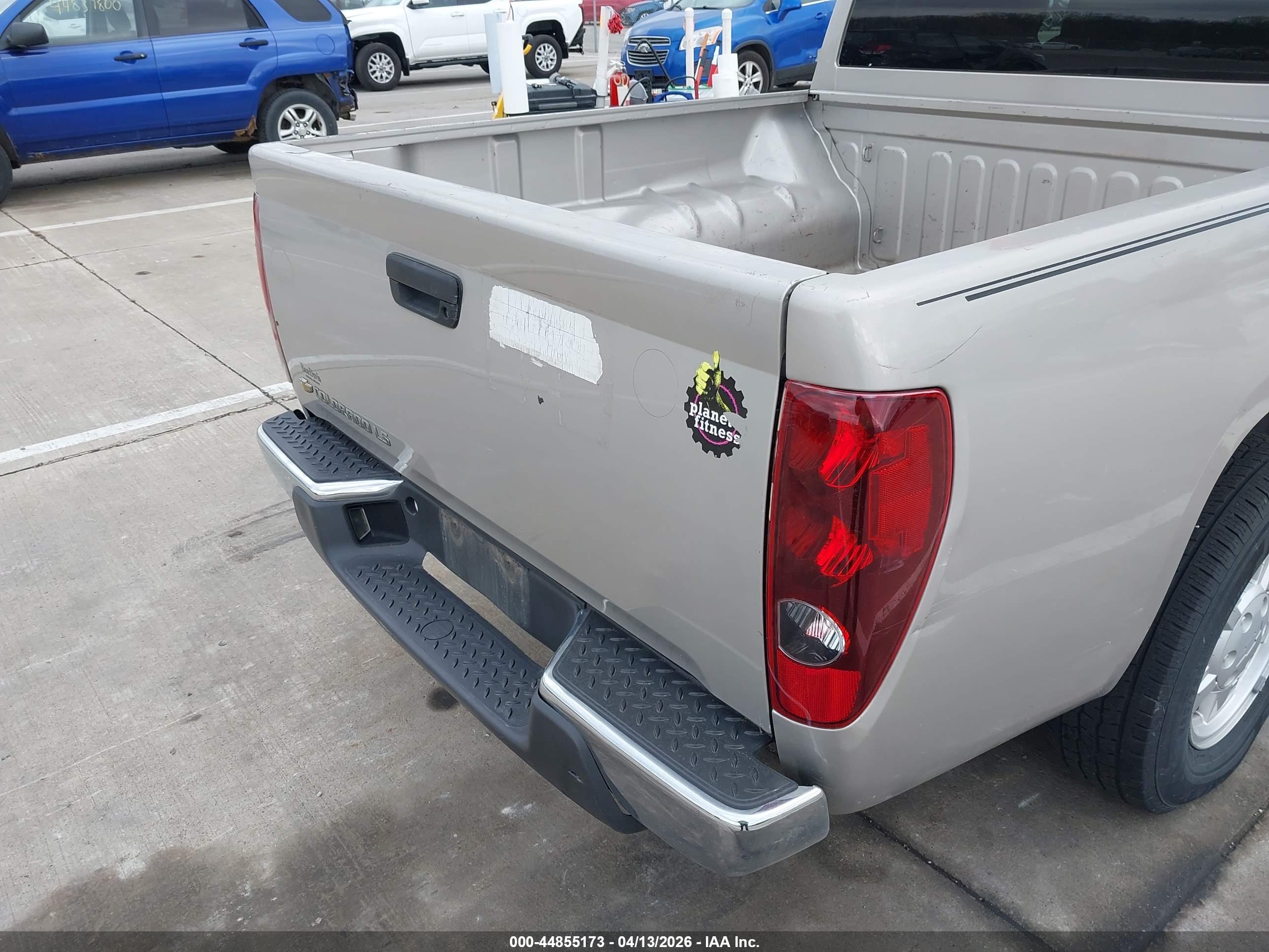 CHEVROLET COLORADO image 6