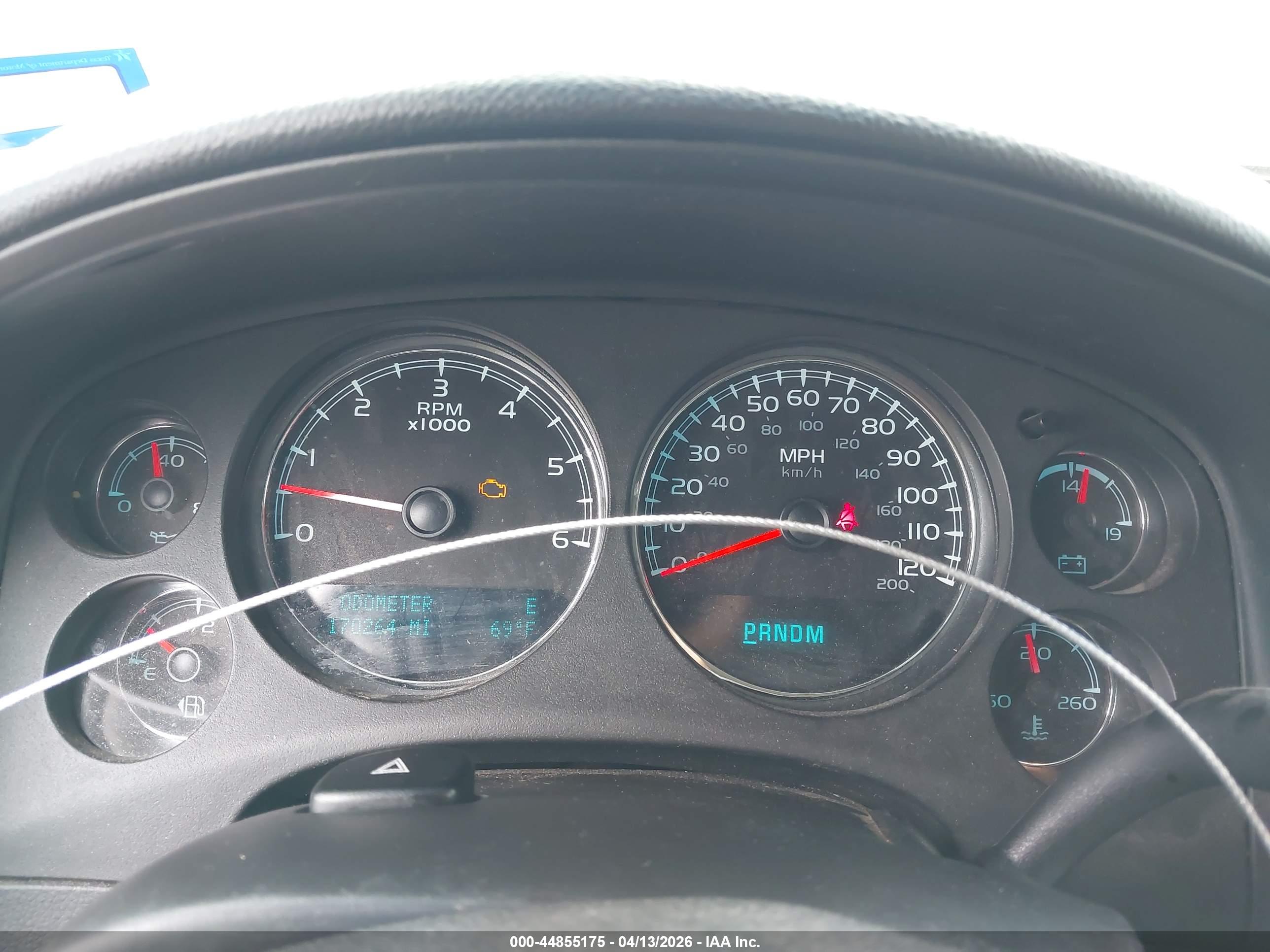 CHEVROLET SUBURBAN image 7