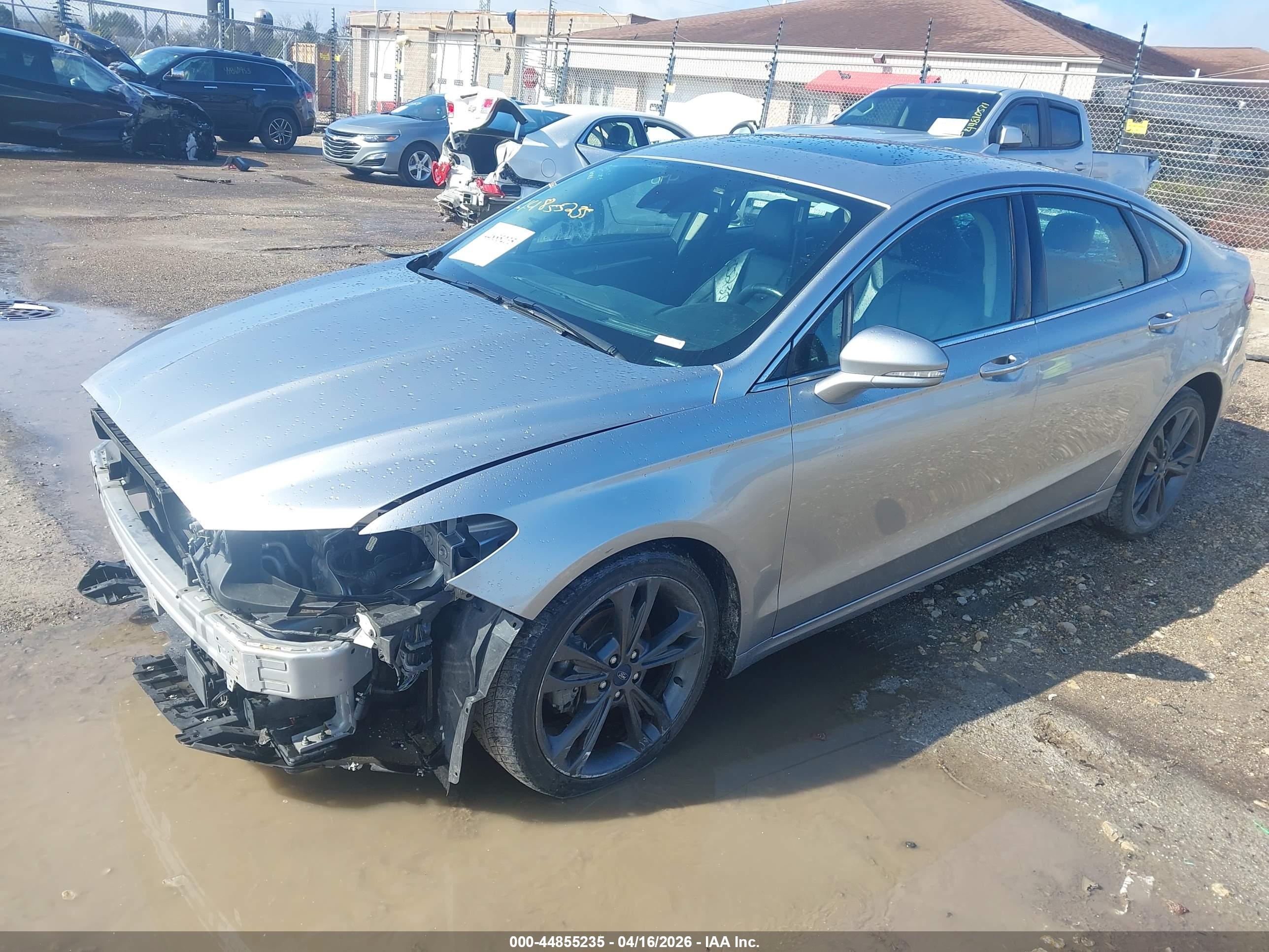 FORD FUSION image 2