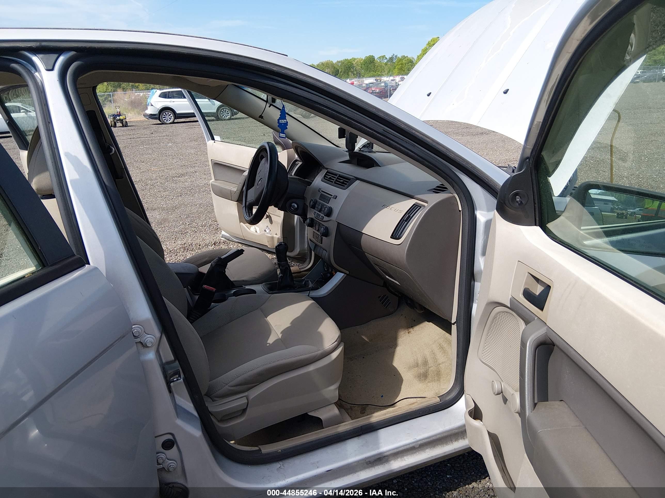 FORD FOCUS image 5