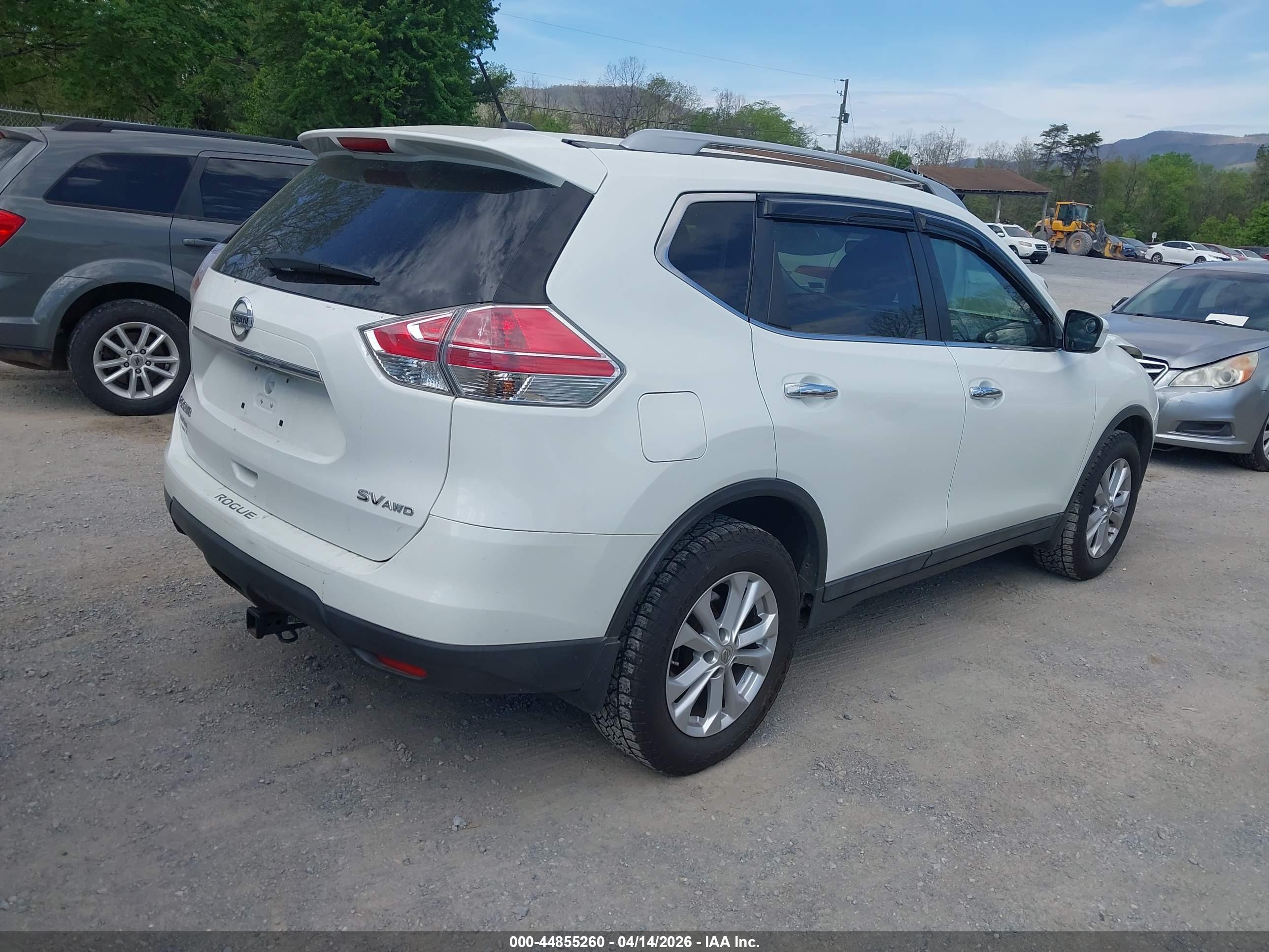 NISSAN ROGUE image 4