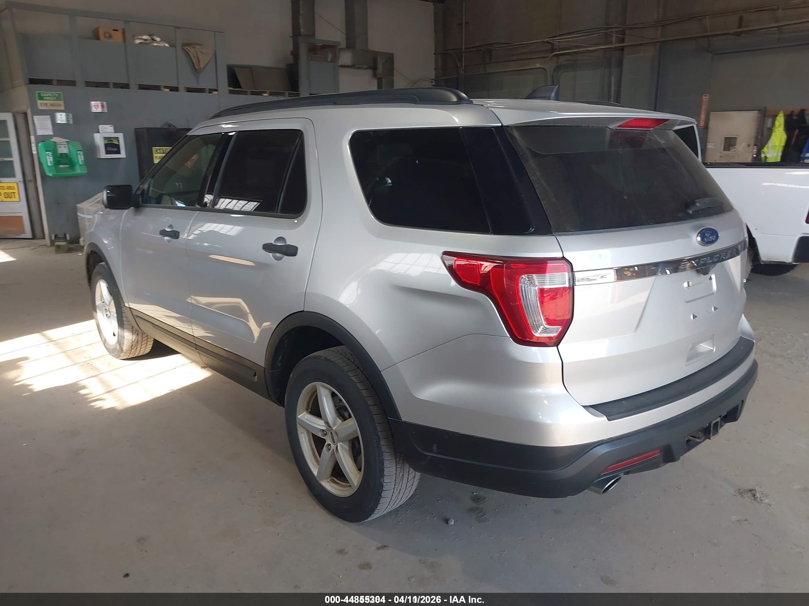 FORD EXPLORER image 3
