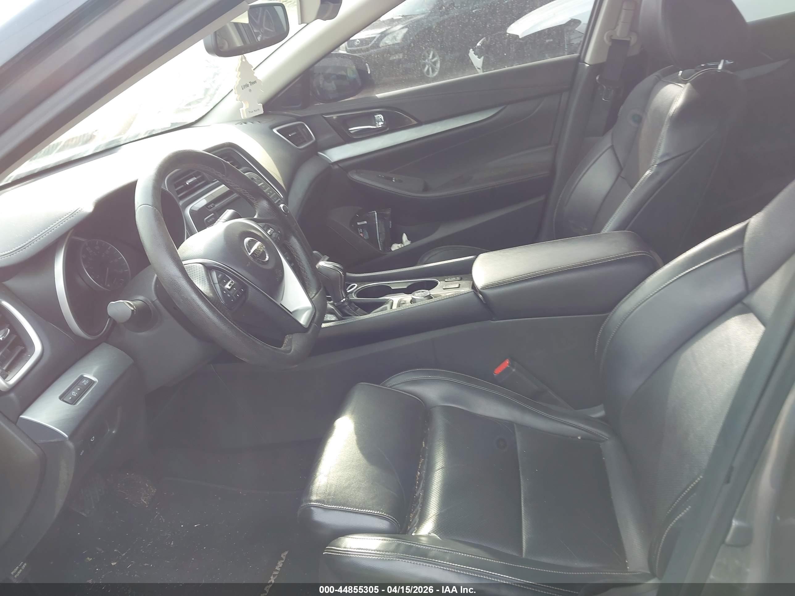 NISSAN MAXIMA image 5