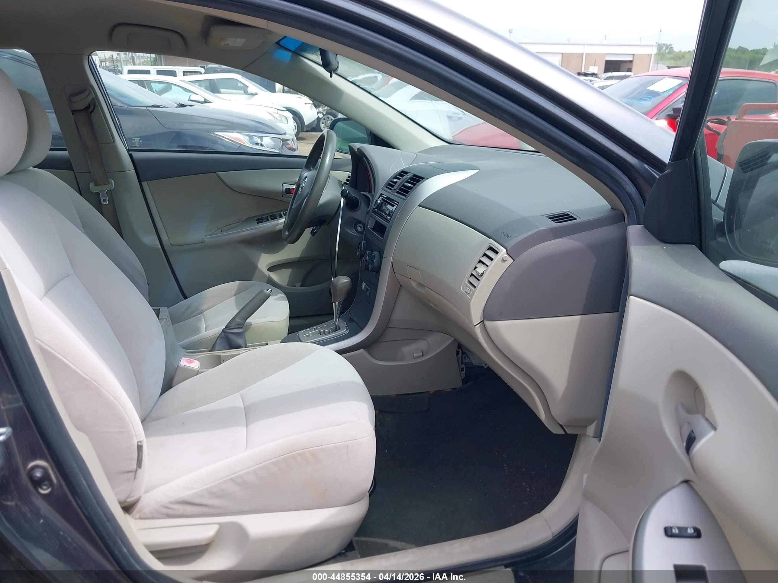 TOYOTA COROLLA image 5