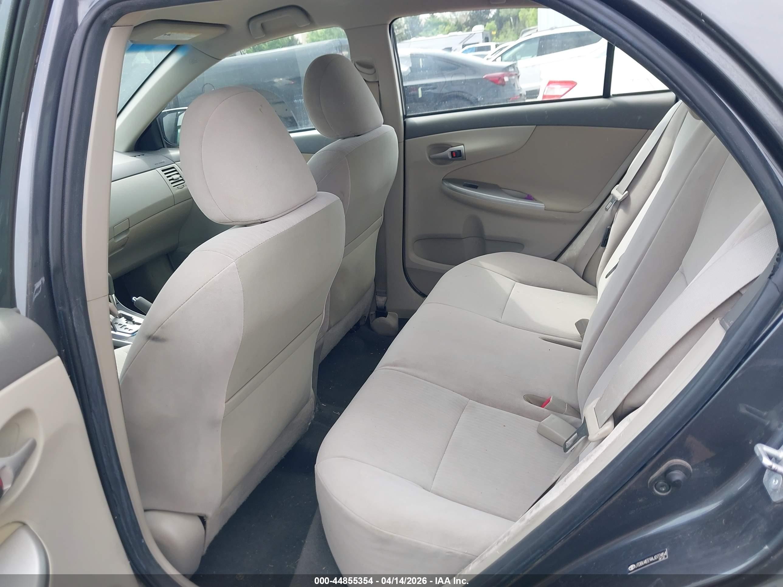 TOYOTA COROLLA image 8