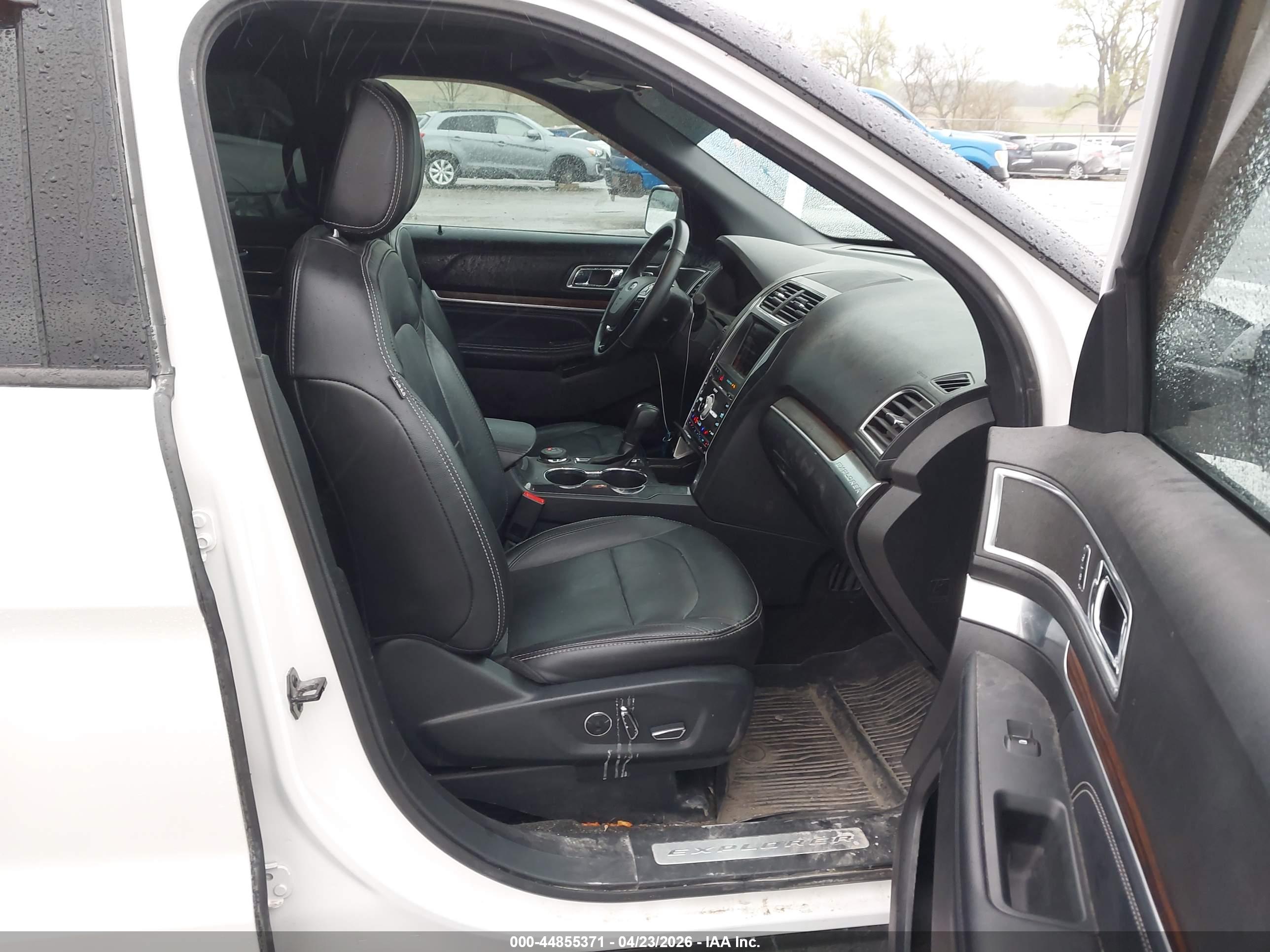 FORD EXPLORER image 5