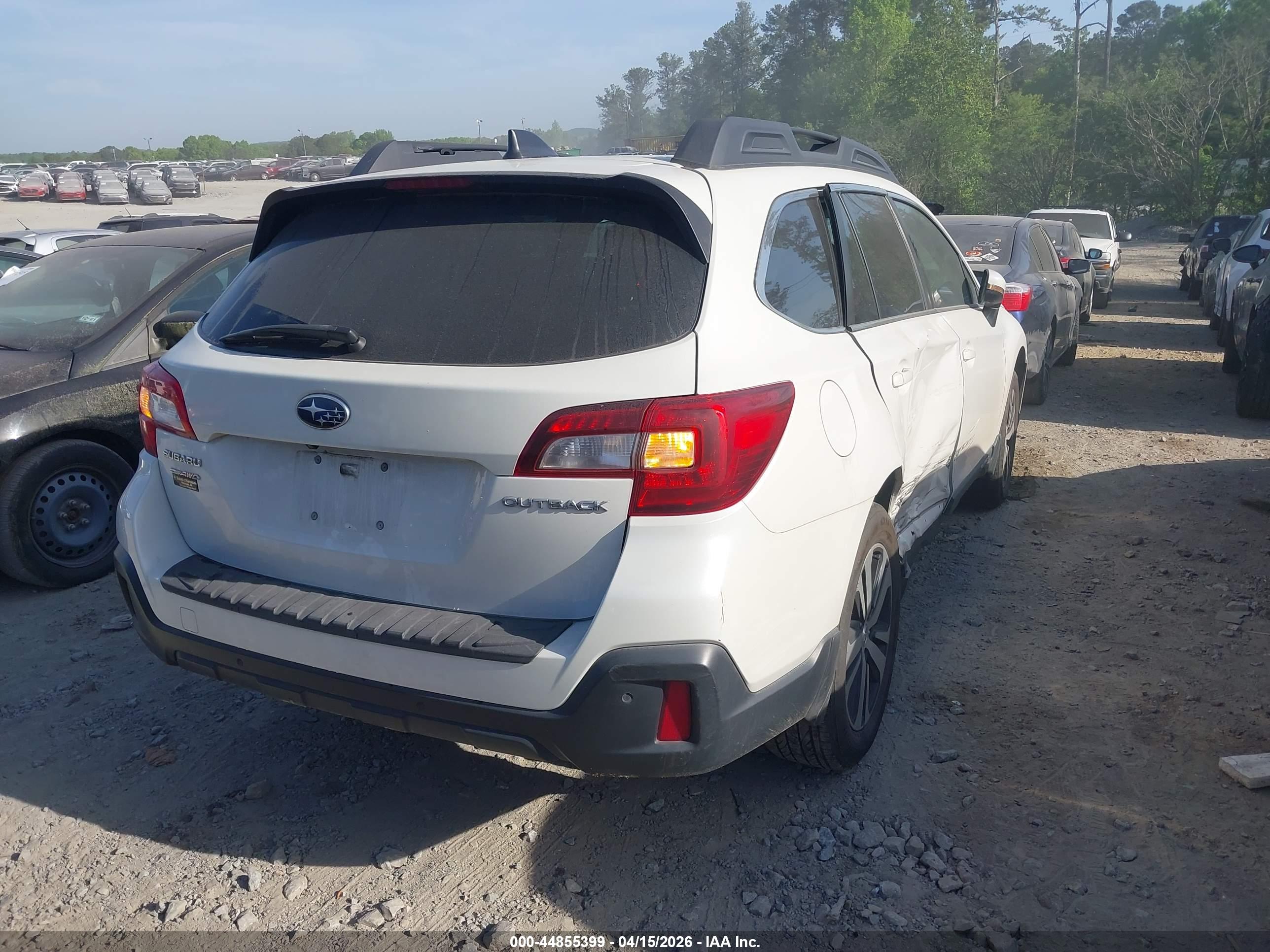 SUBARU OUTBACK image 4