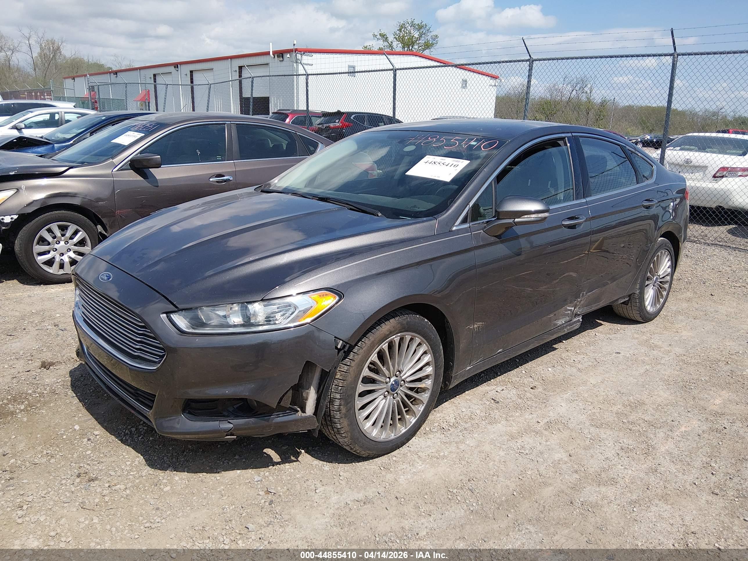 FORD FUSION image 2