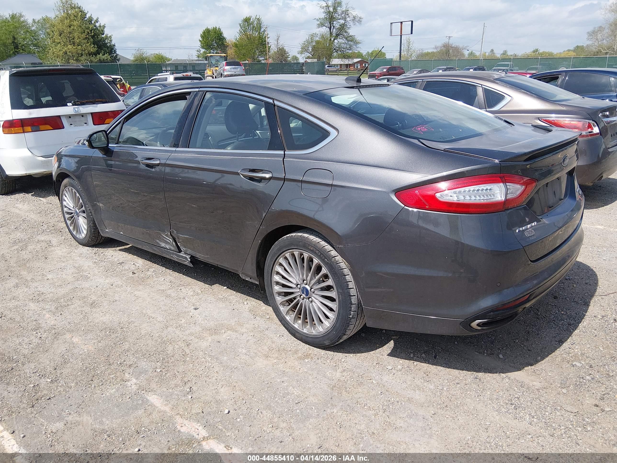 FORD FUSION image 3
