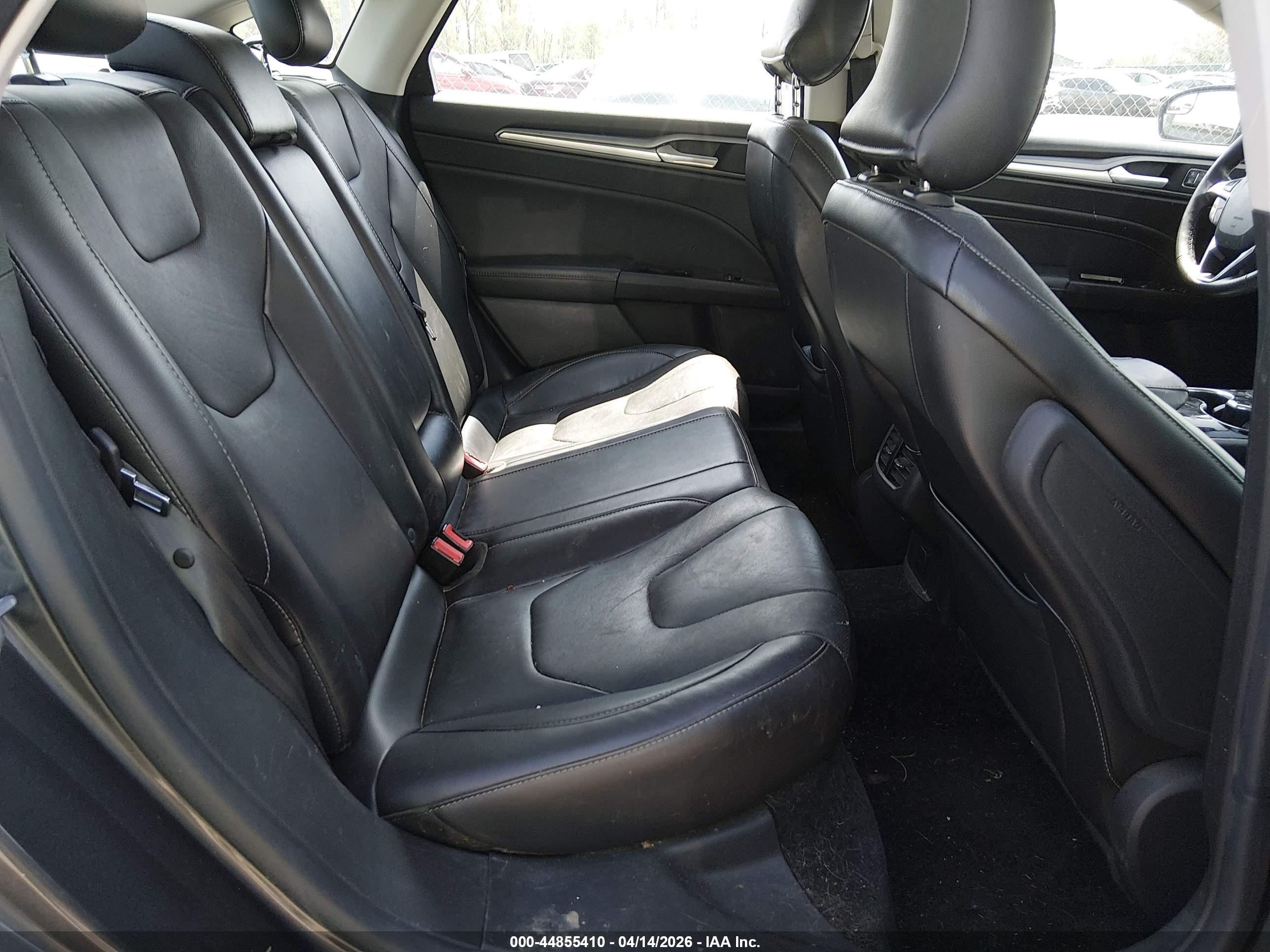 FORD FUSION image 8