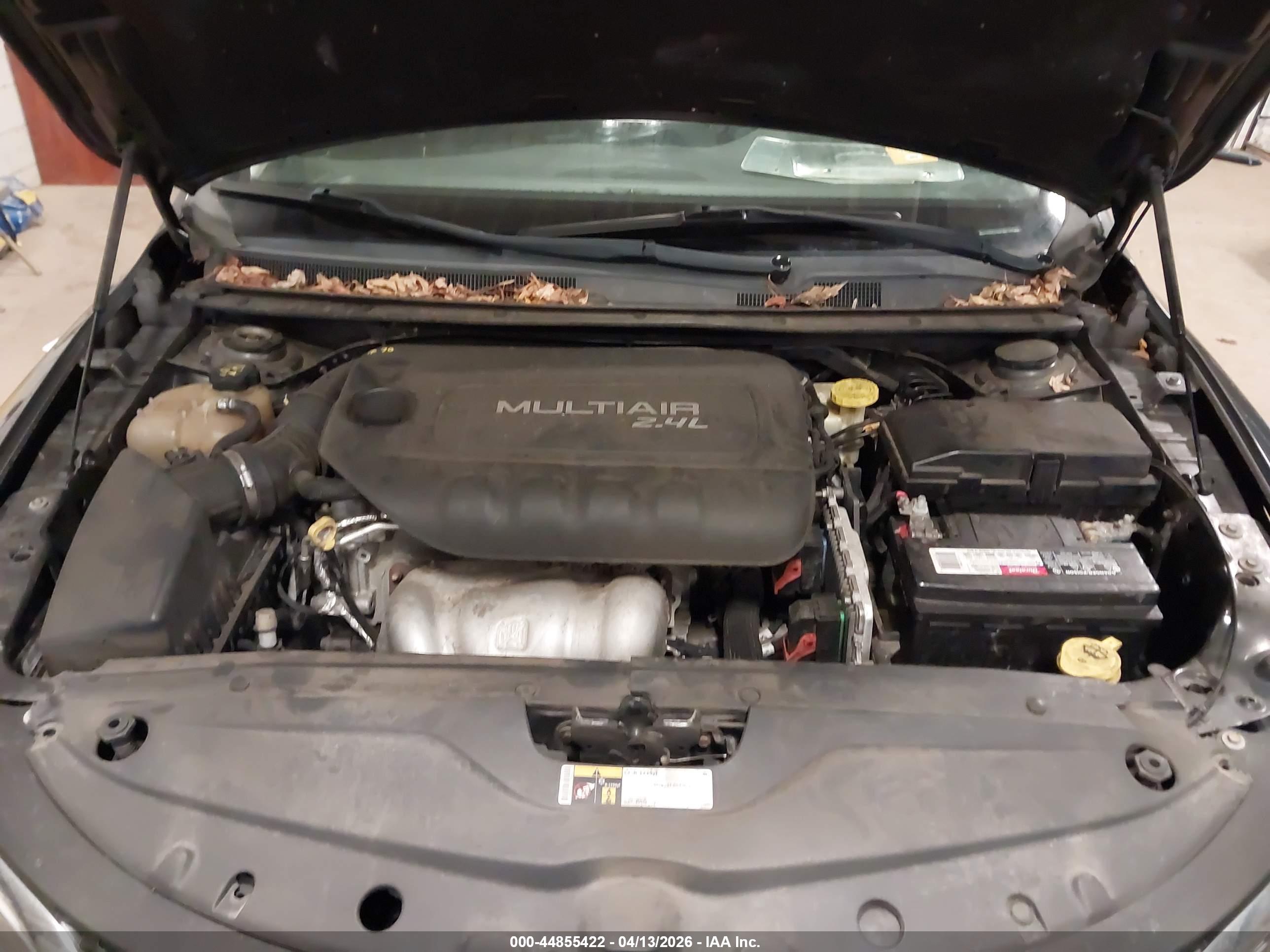 CHRYSLER 200 image 10