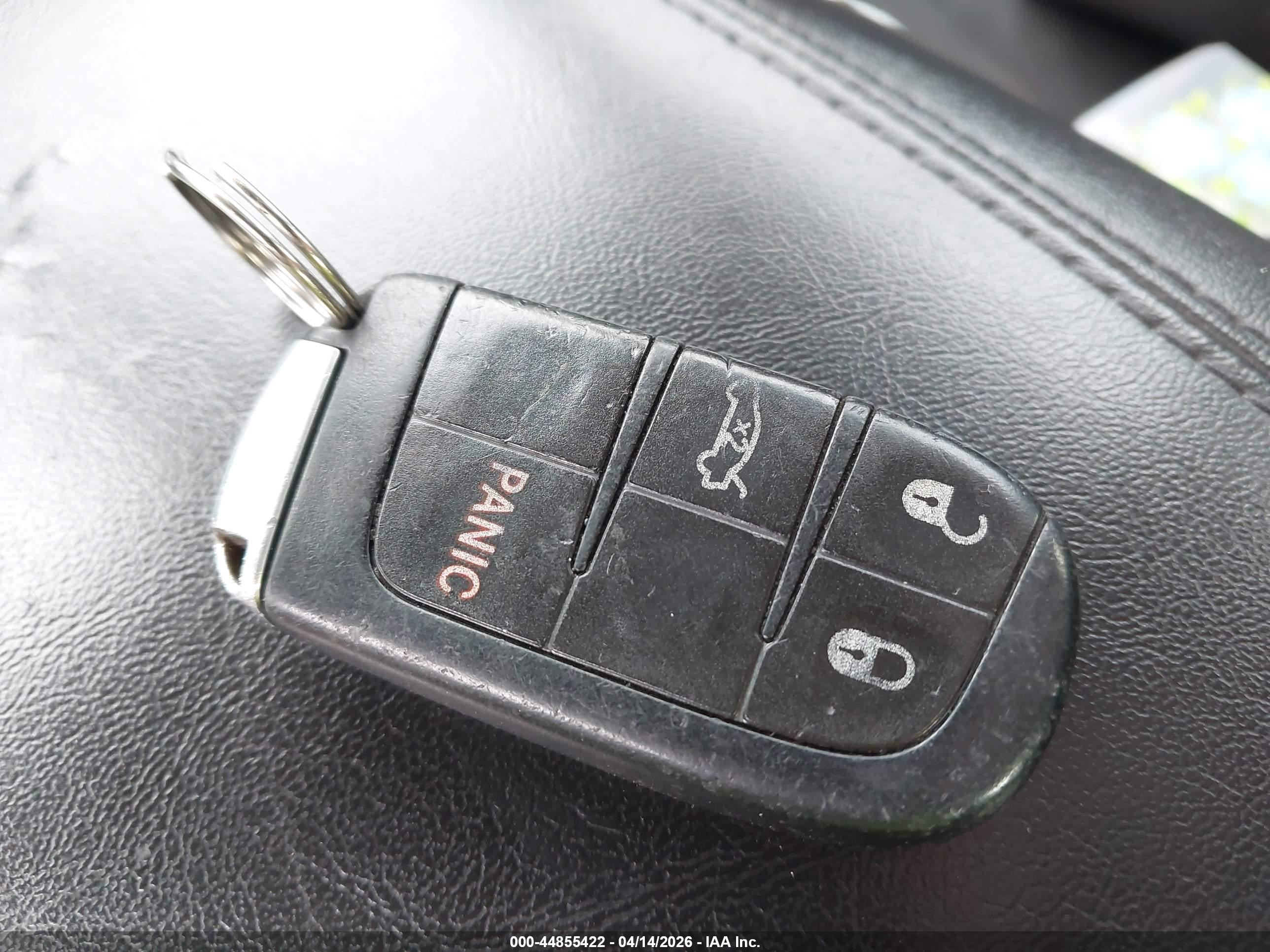 CHRYSLER 200 image 11