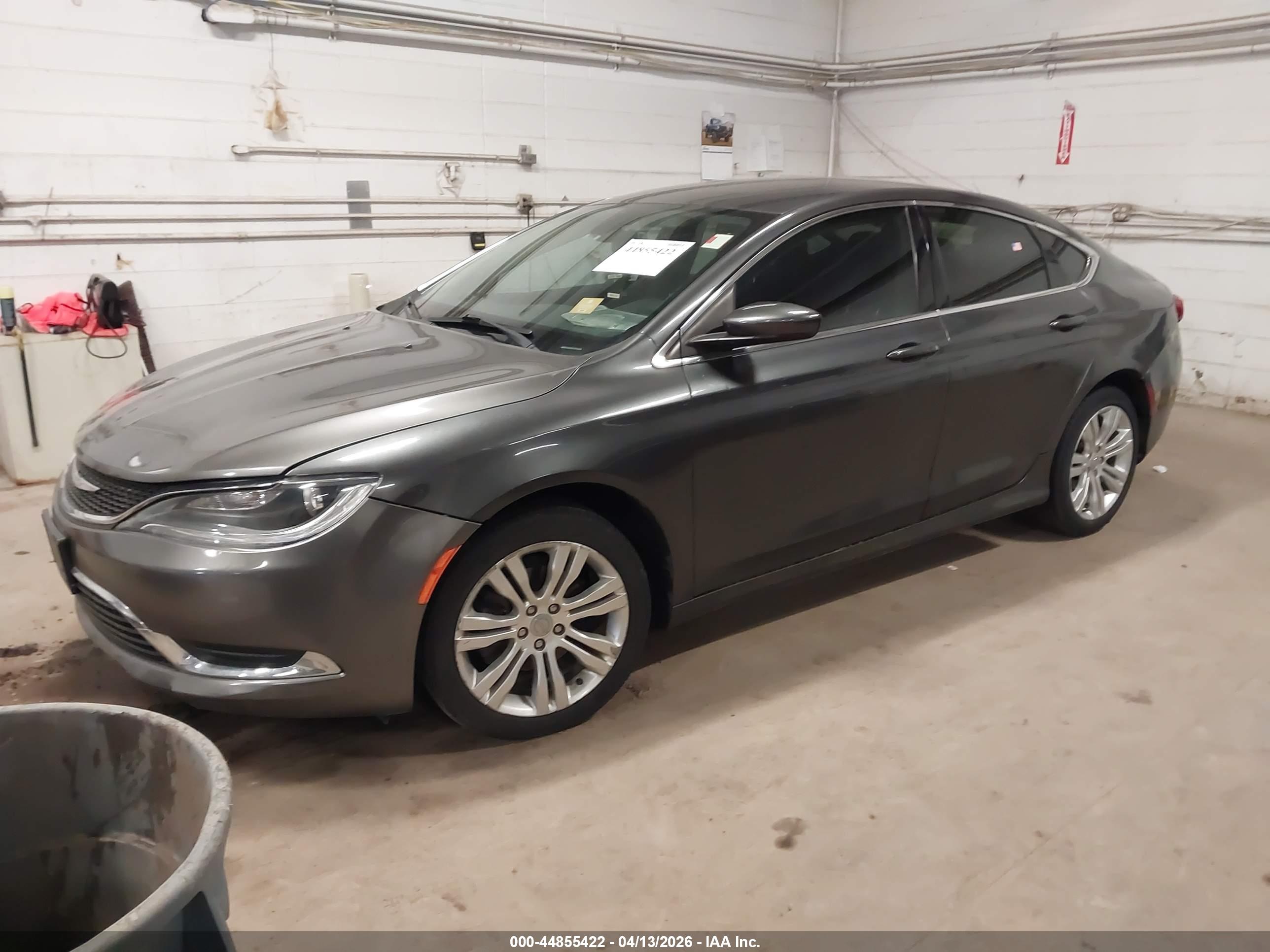 CHRYSLER 200 image 2