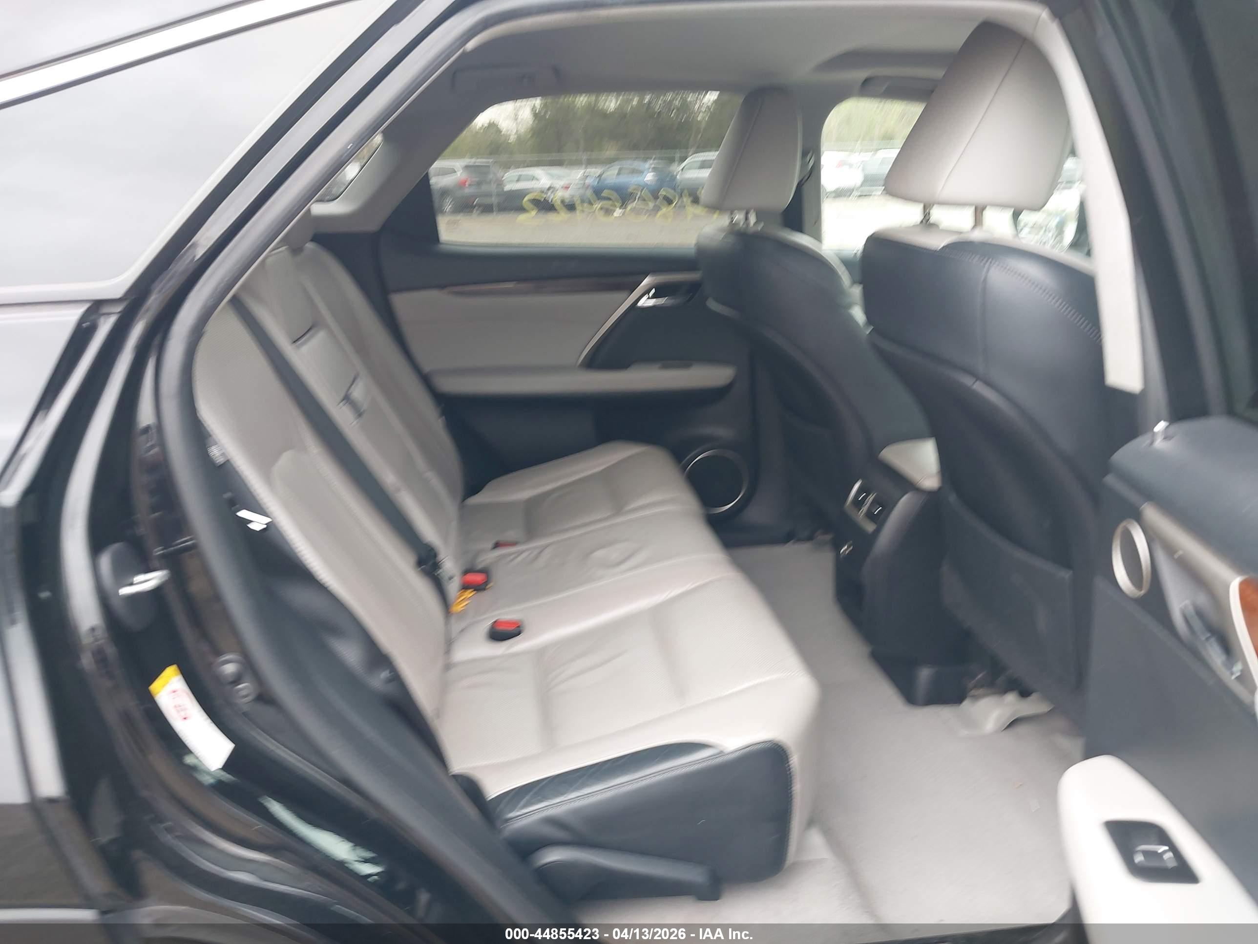 LEXUS RX image 8