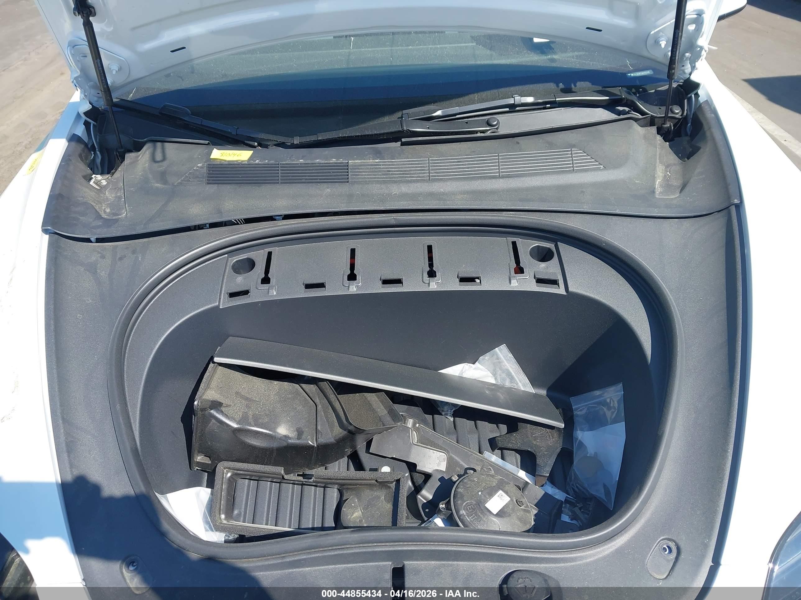 TESLA MODEL image 10