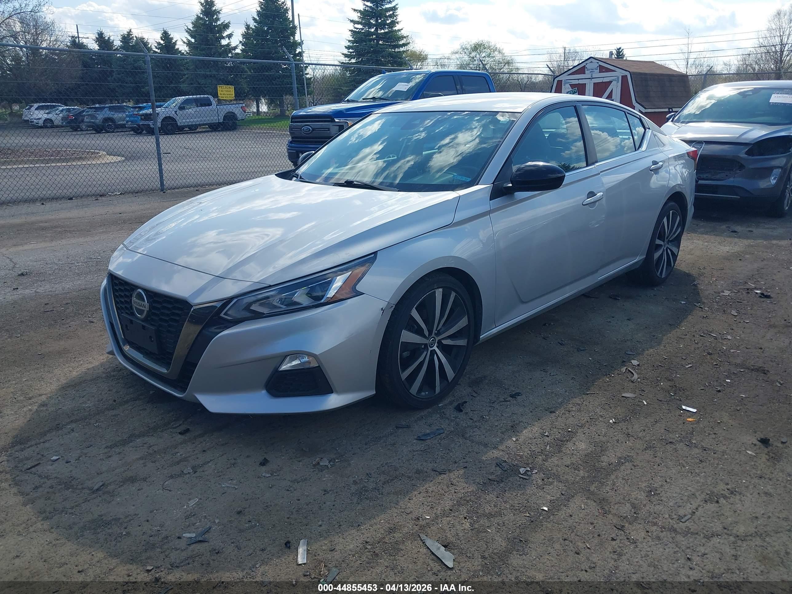 NISSAN ALTIMA image 2