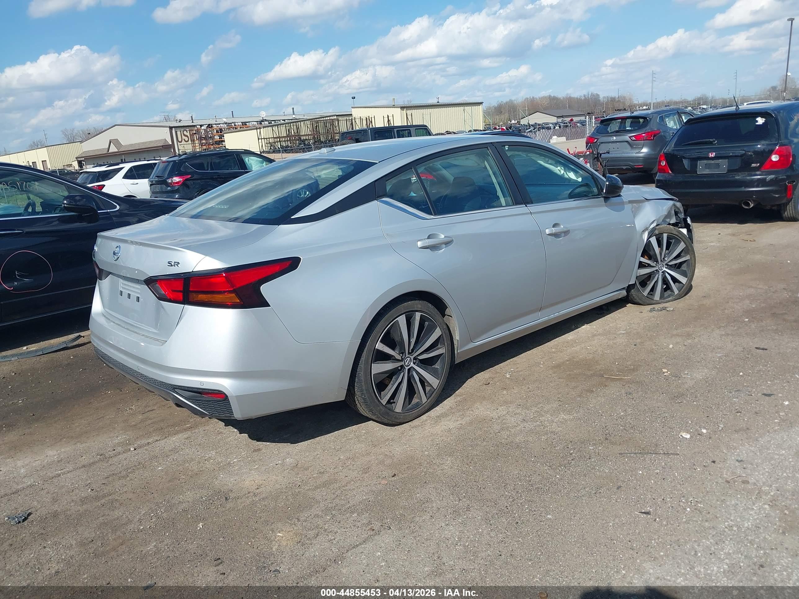 NISSAN ALTIMA image 4