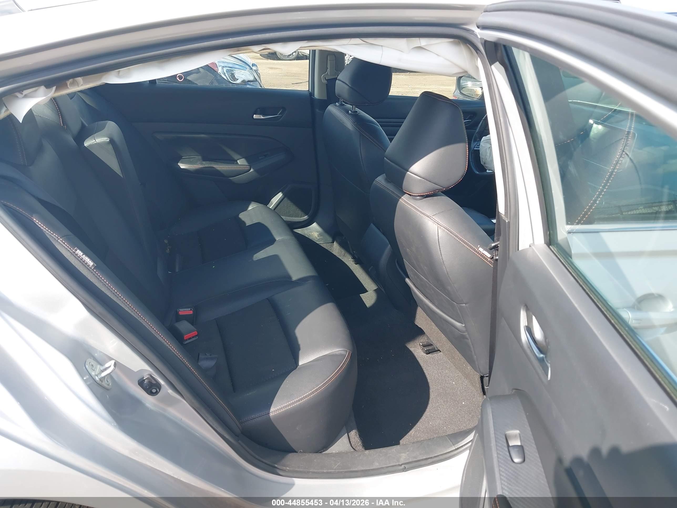 NISSAN ALTIMA image 8