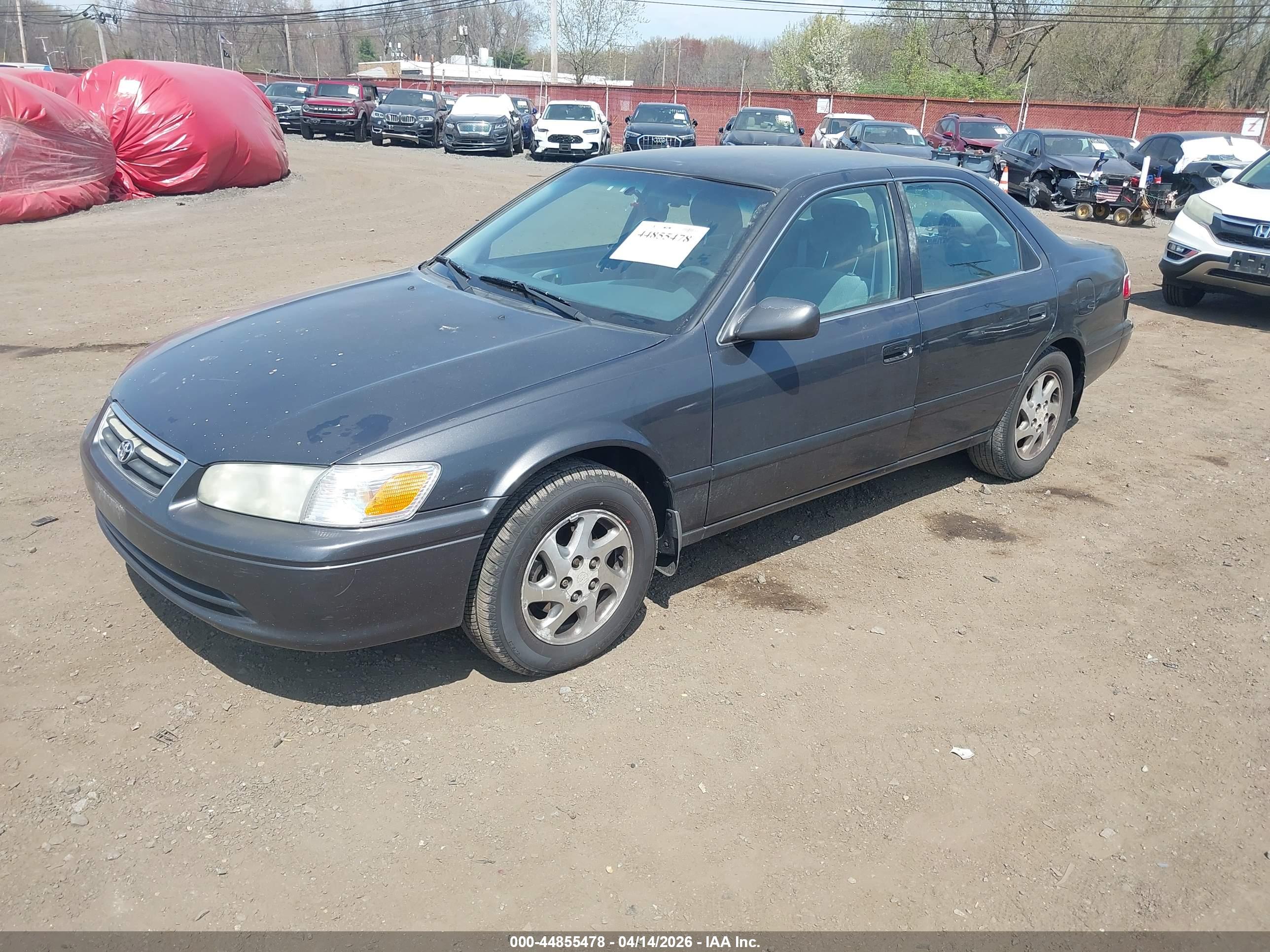TOYOTA CAMRY image 2